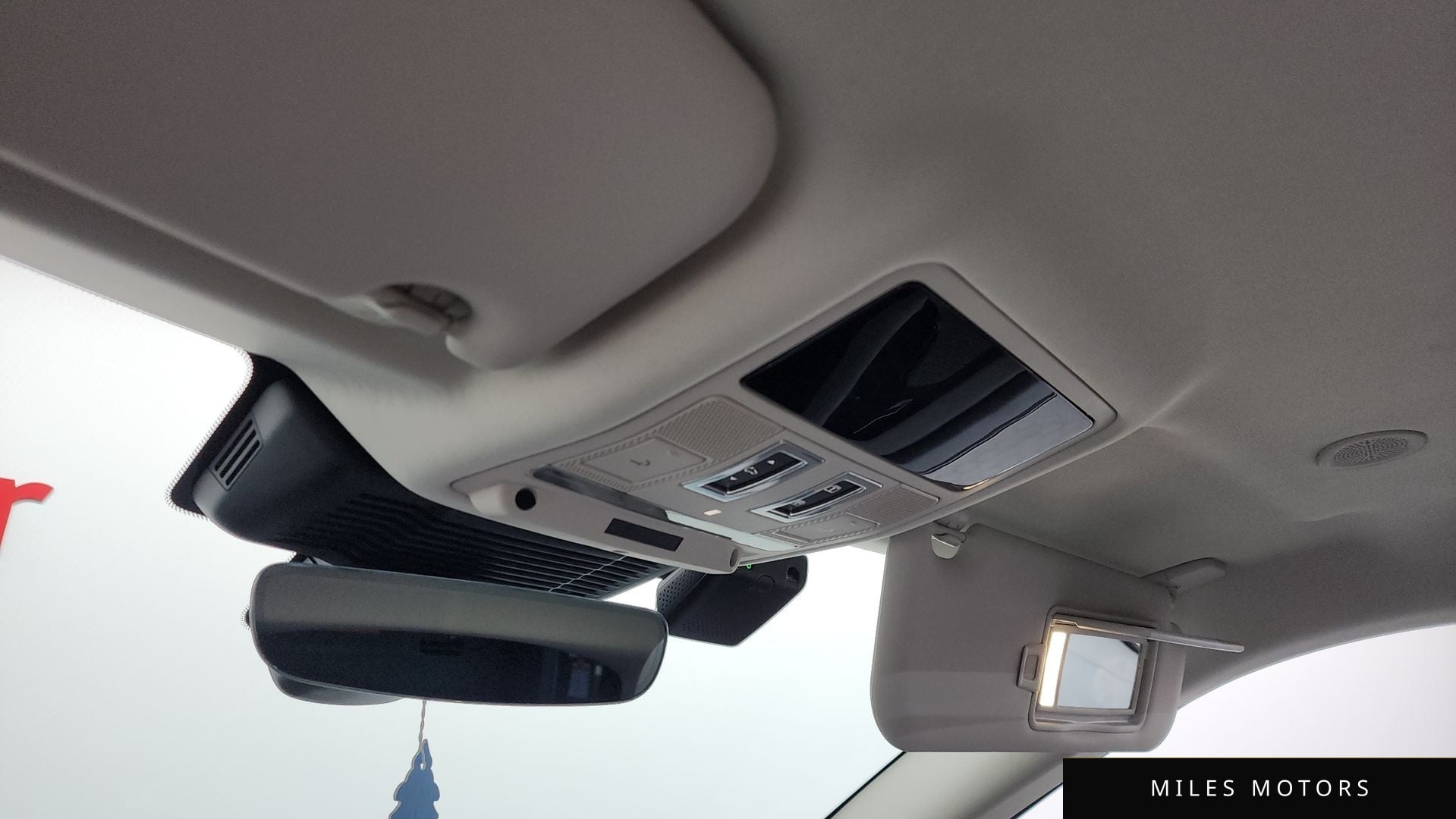 Land Rover 레인지로버 이보크 2025 — миниатюра 17