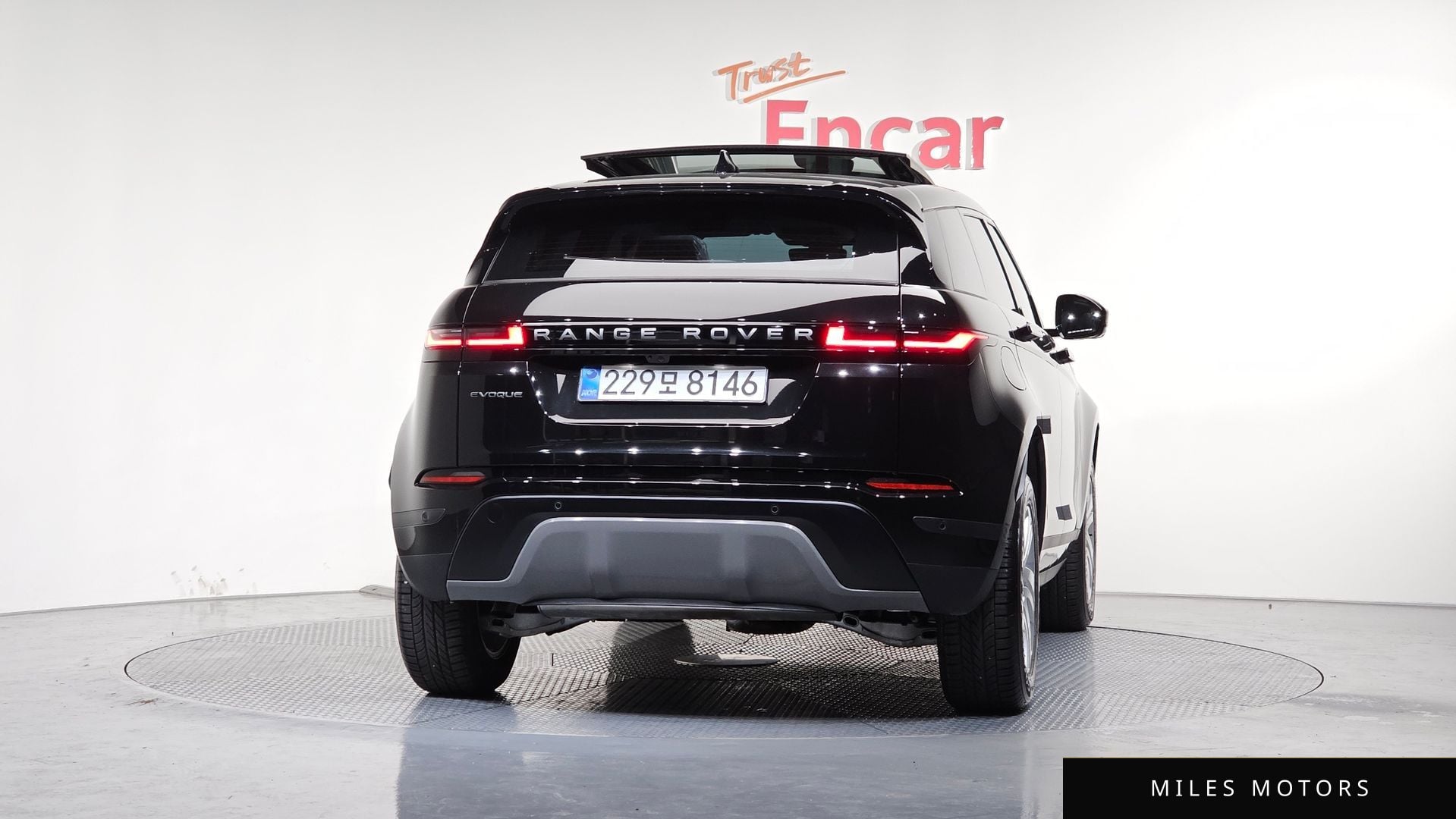 Land Rover 레인지로버 이보크 2025 — миниатюра 3