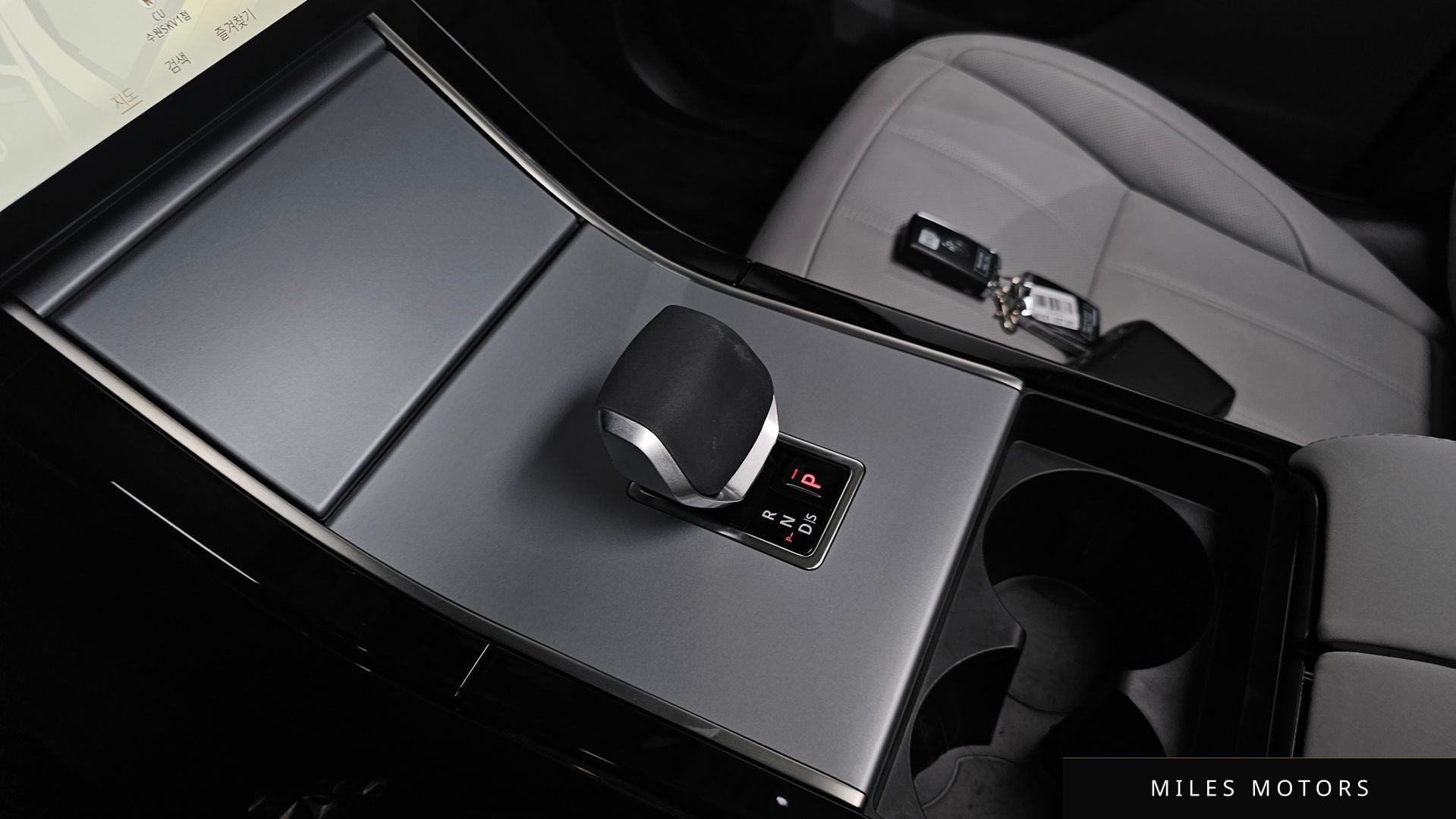Land Rover 레인지로버 이보크 2025 — миниатюра 8
