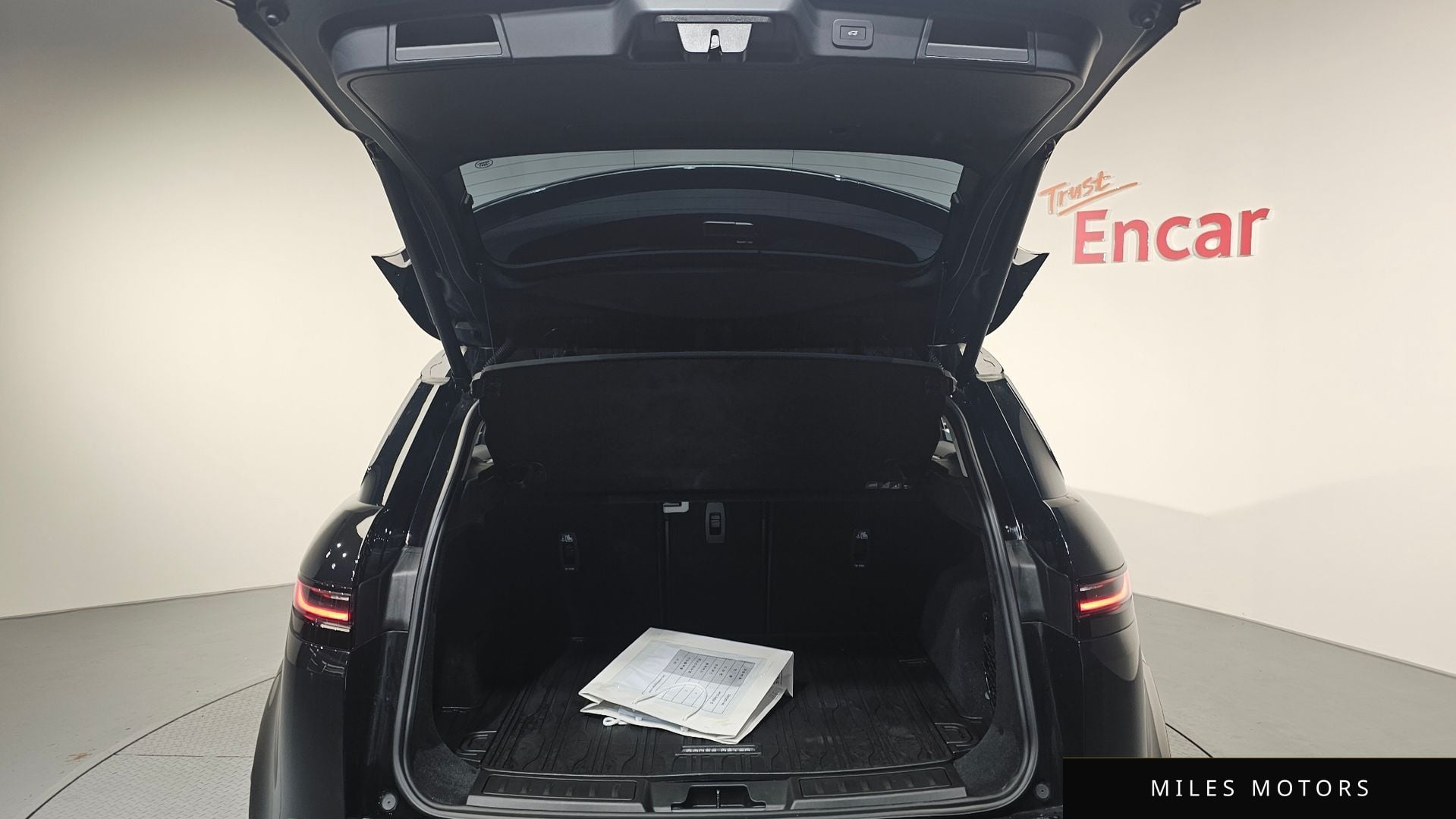 Land Rover 레인지로버 이보크 2025 — миниатюра 20
