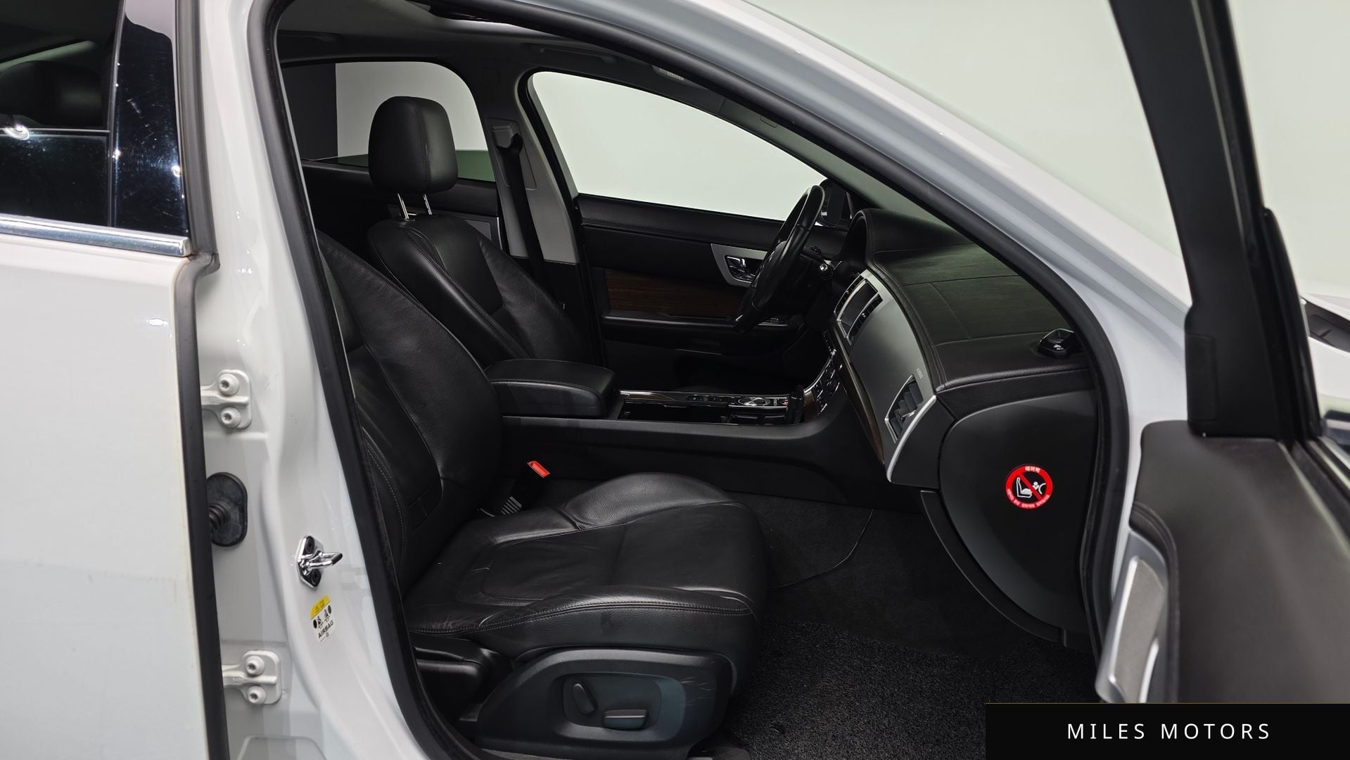 Jaguar New XF 2015 — миниатюра 10