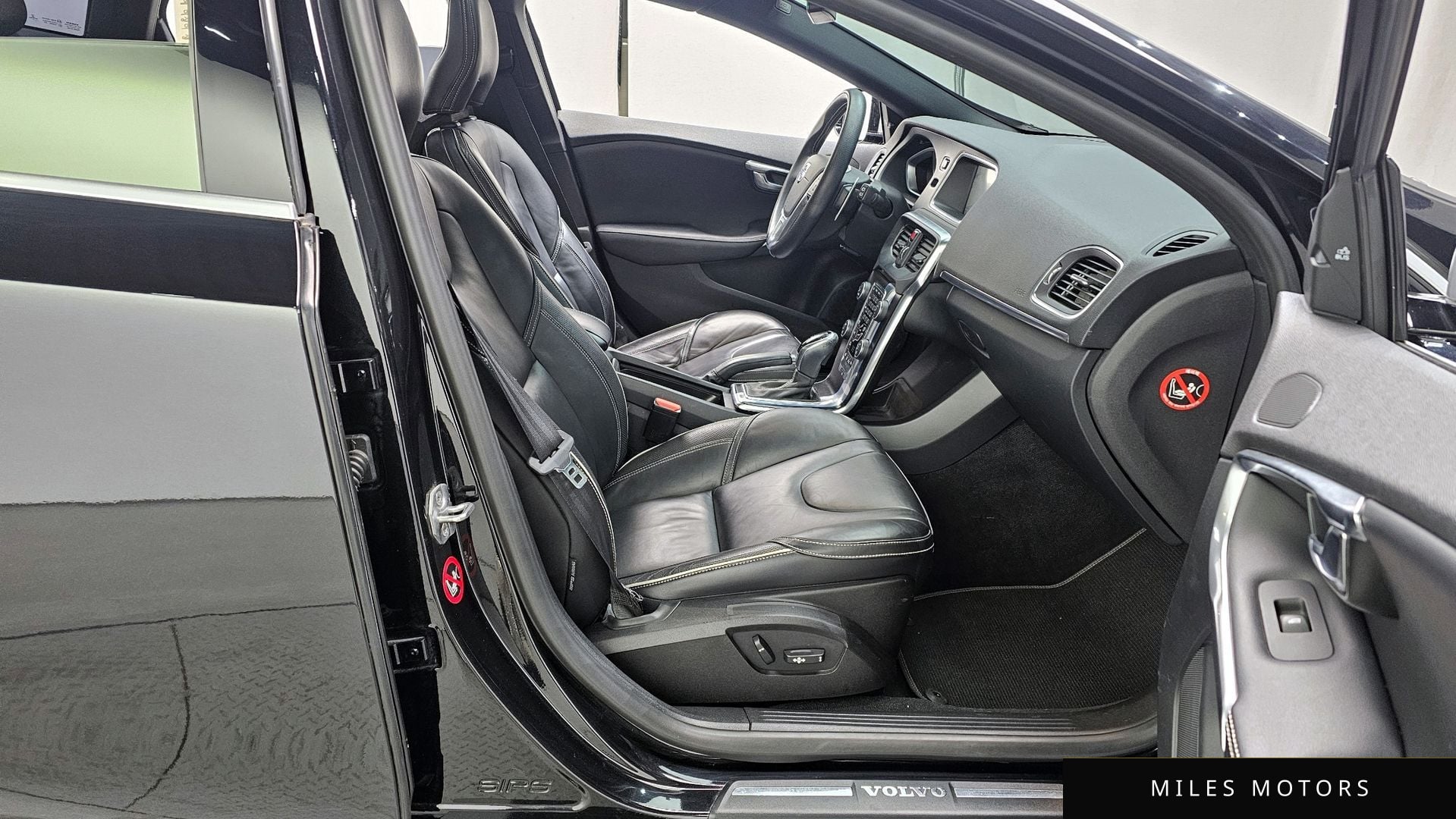Volvo V40 2015 — миниатюра 11