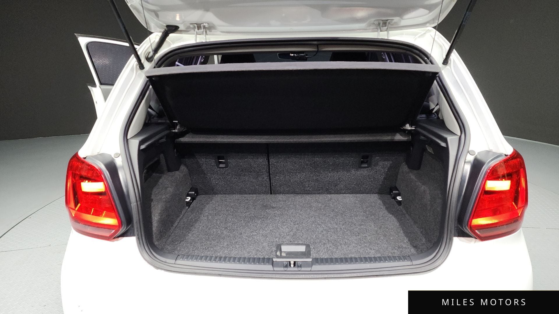 Volkswagen 폴로 2015 — миниатюра 20