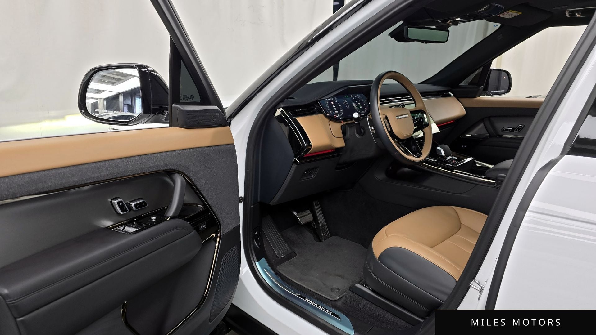 Land Rover Range Rover Sport 2025 — миниатюра 10