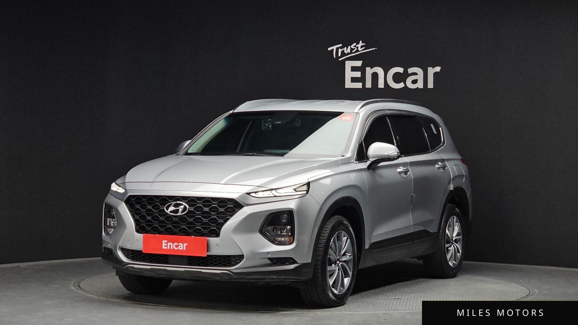 Hyundai Santafe 2019 — фото 1 из 12