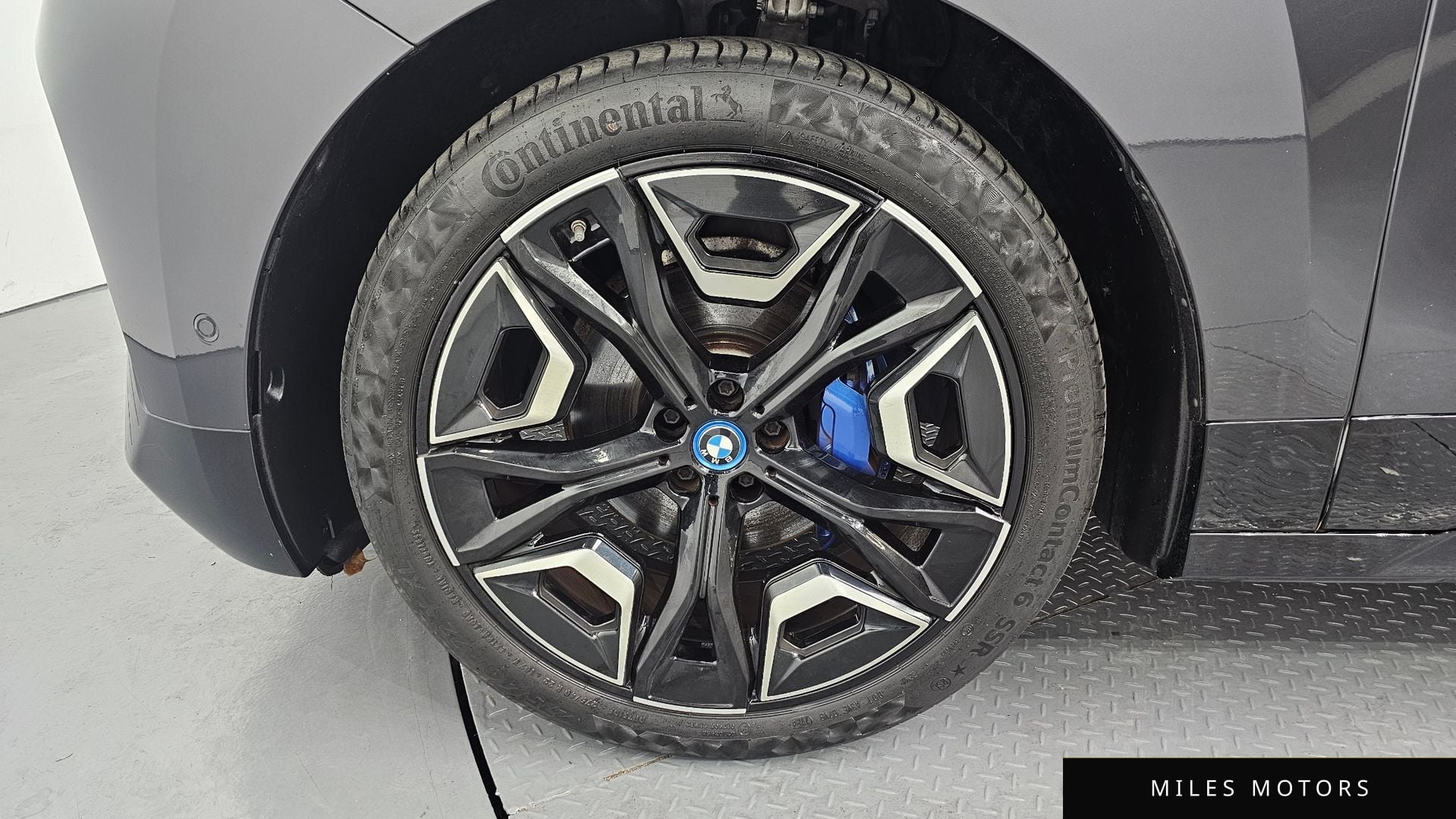 BMW iX 2022 — миниатюра 5
