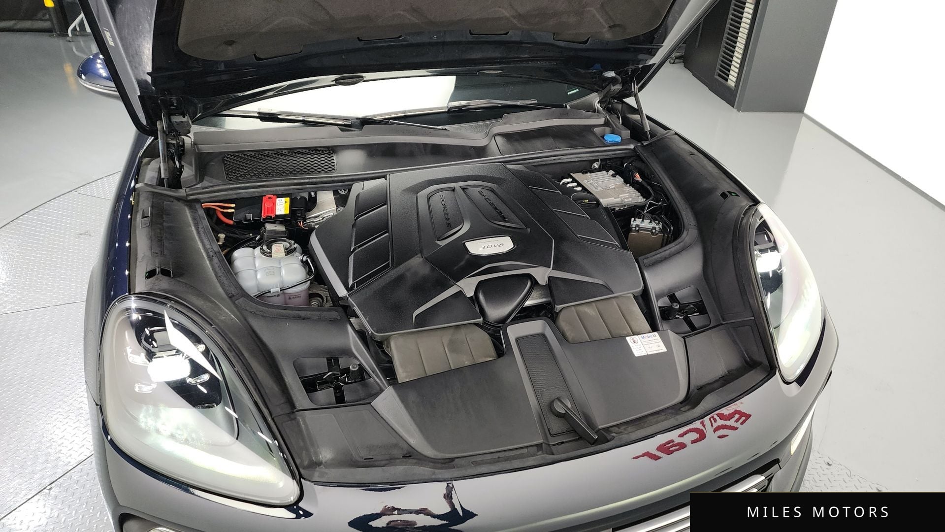 Porsche Cayenne 2021 — миниатюра 6