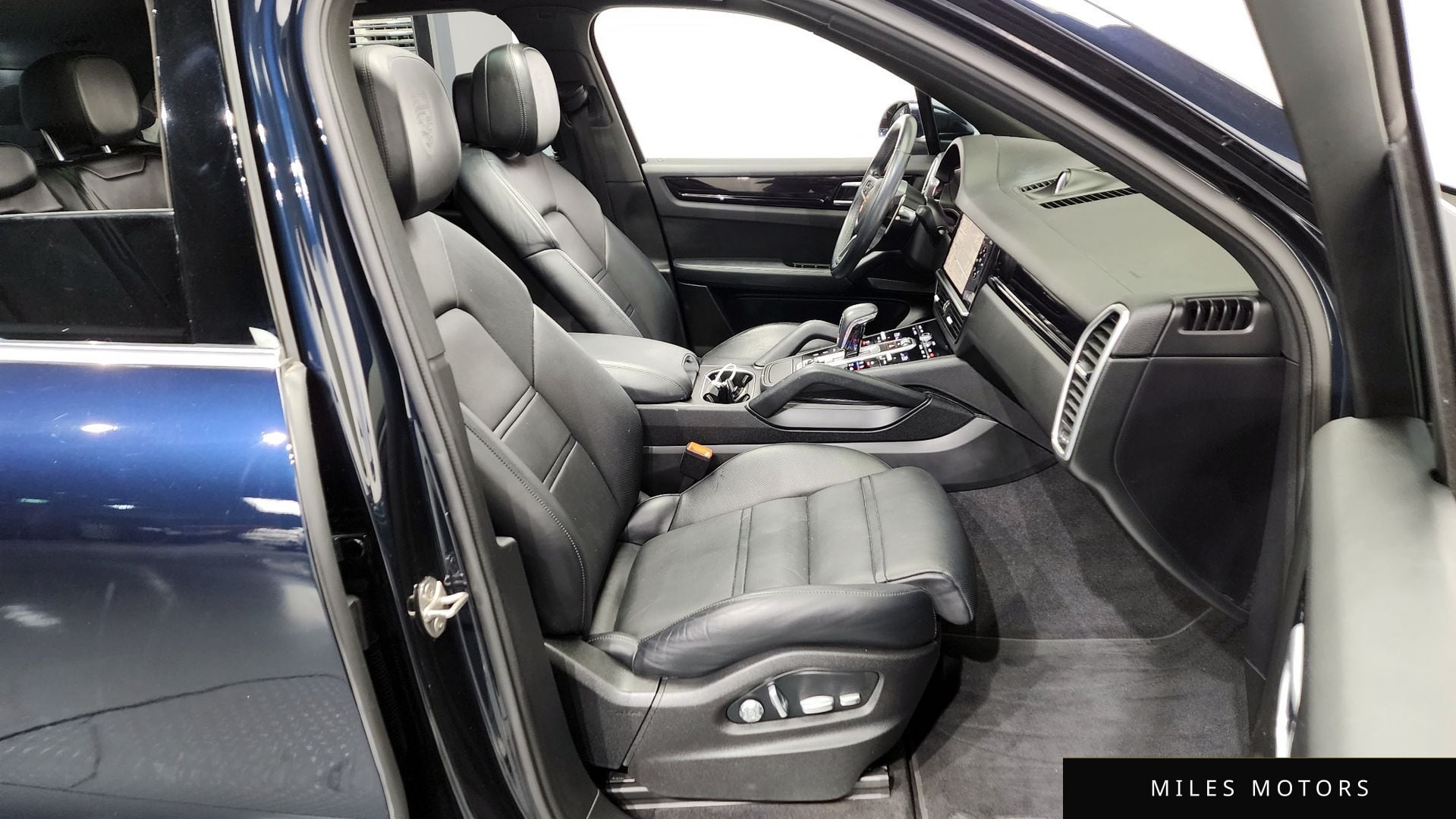 Porsche Cayenne 2021 — миниатюра 11