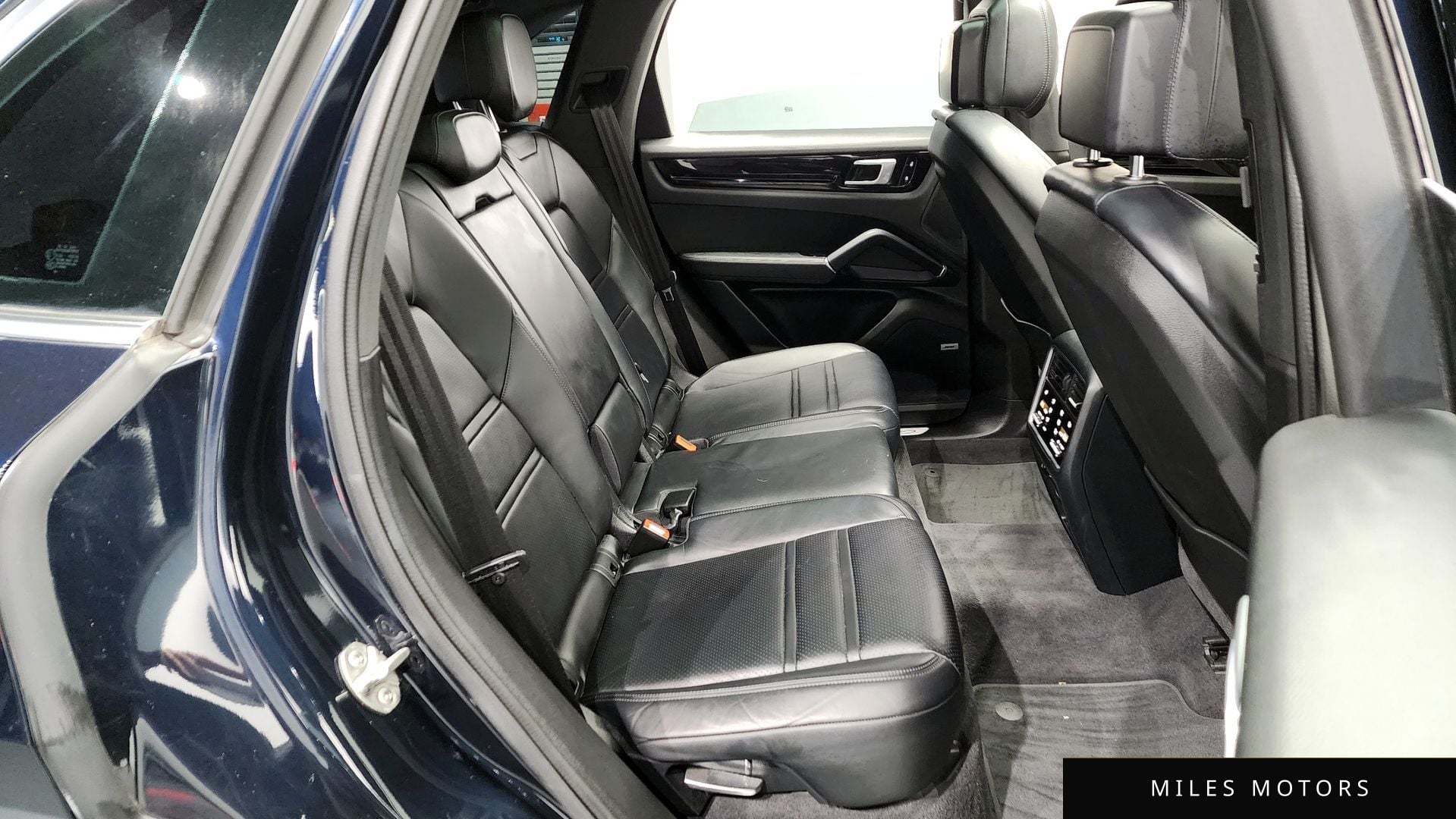 Porsche Cayenne 2021 — миниатюра 12
