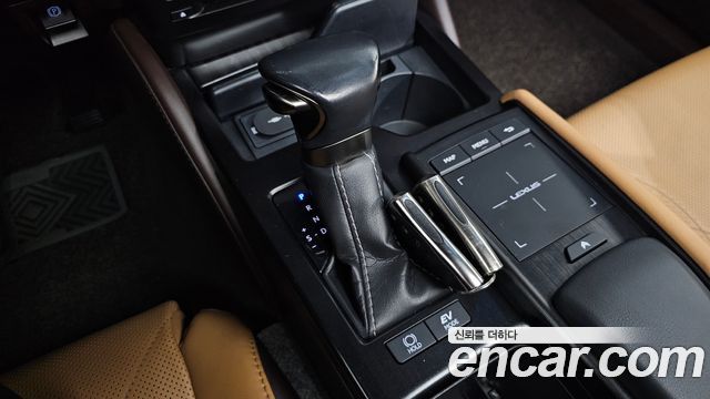 Лексус ES300h 2020 — миниатюра 9