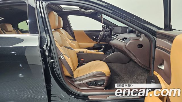Лексус ES300h 2020 — миниатюра 10