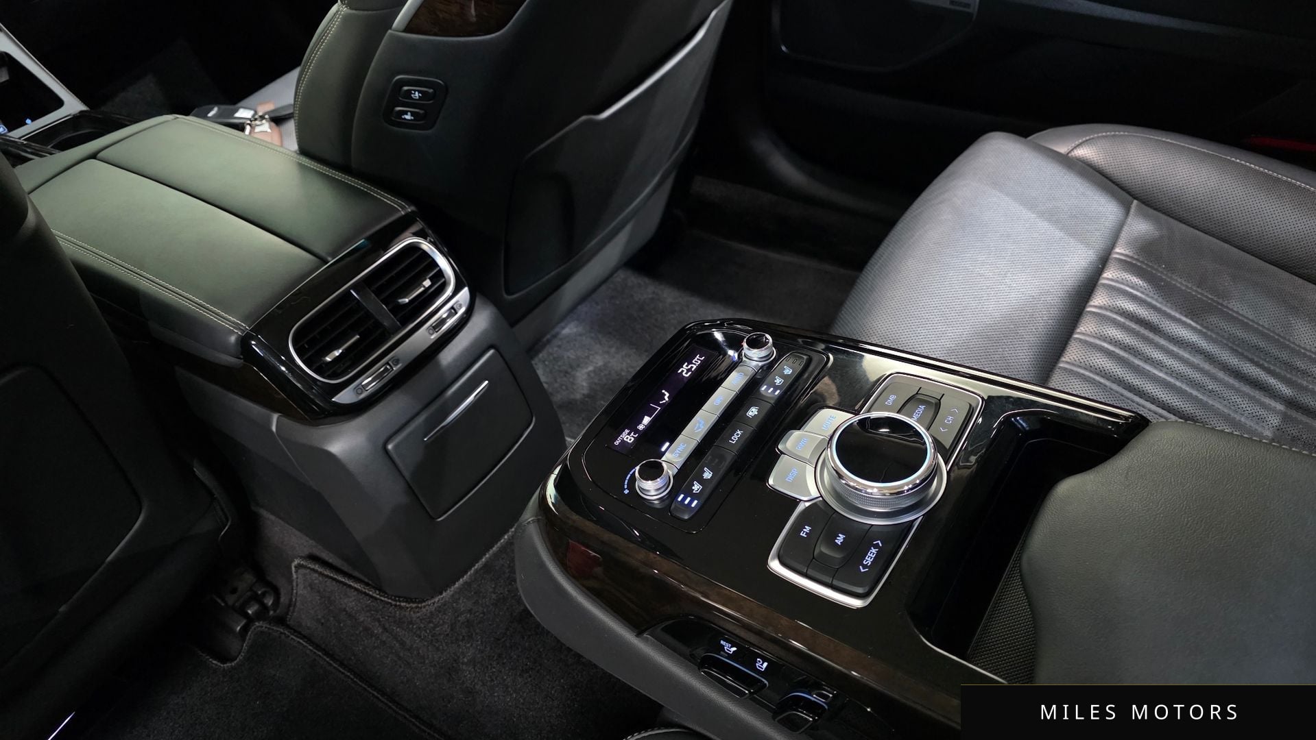 Genesis G90 2019 — миниатюра 18