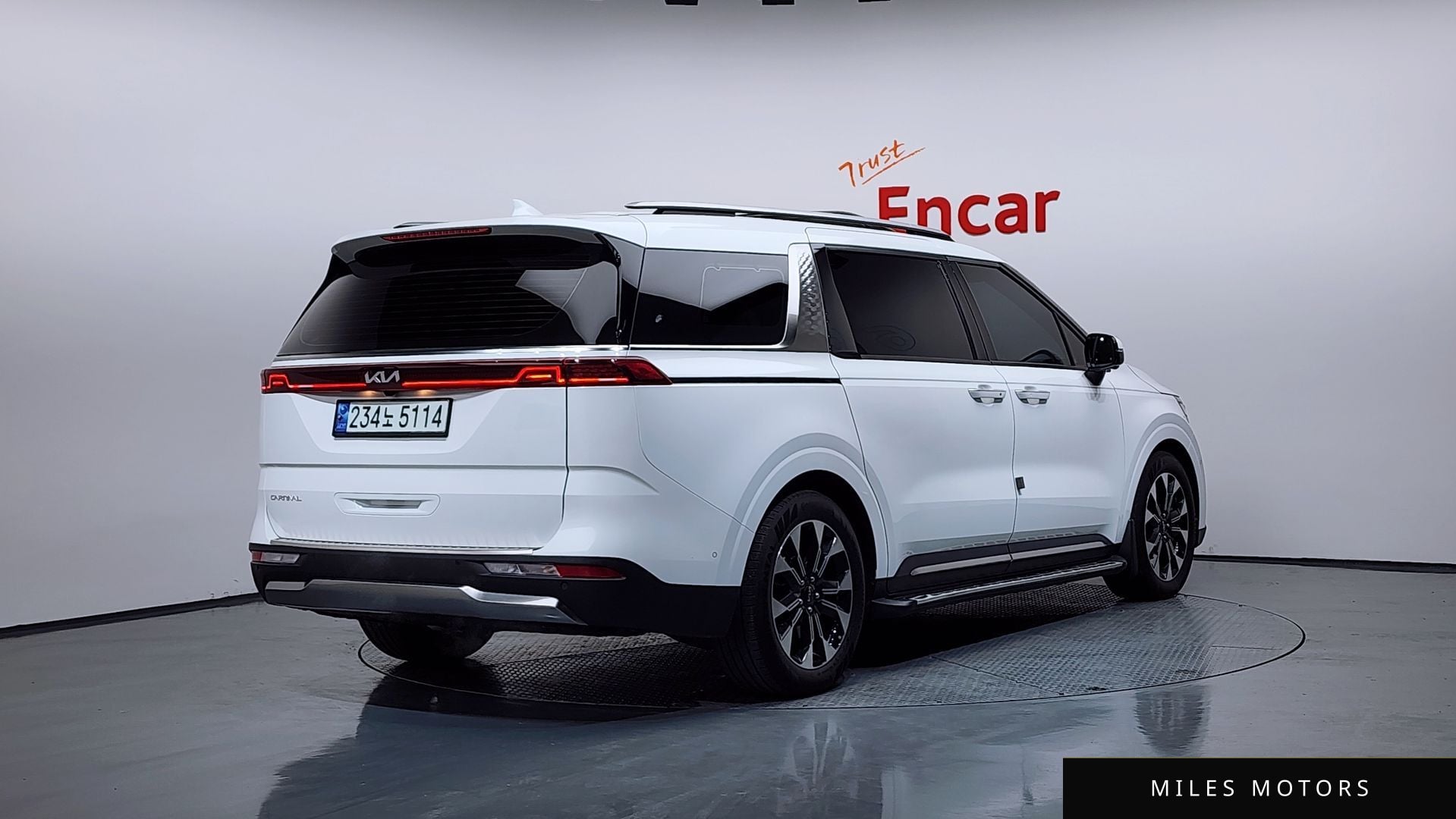 Kia Carnival 2023 — миниатюра 2