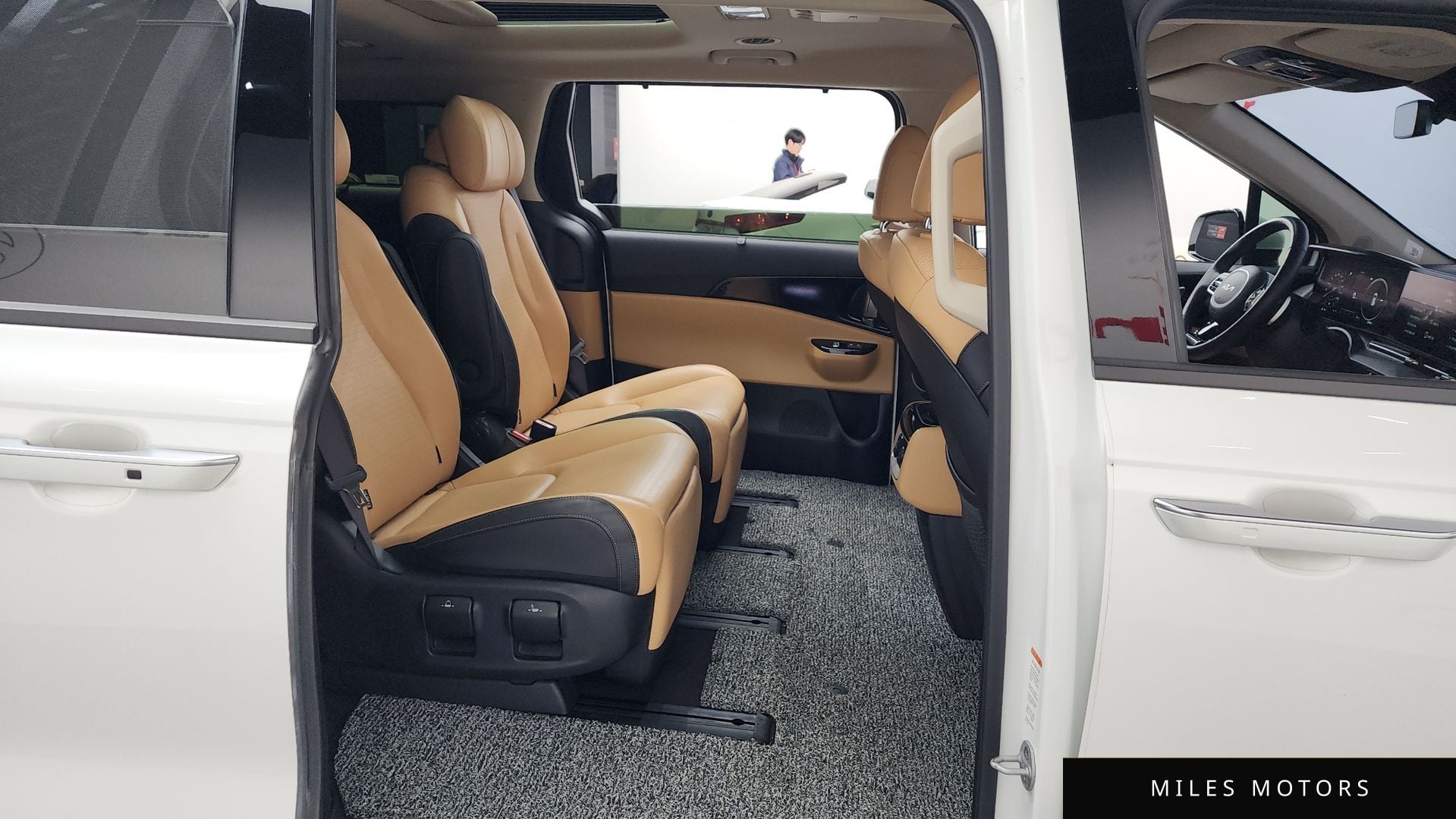 Kia Carnival 2023 — миниатюра 12