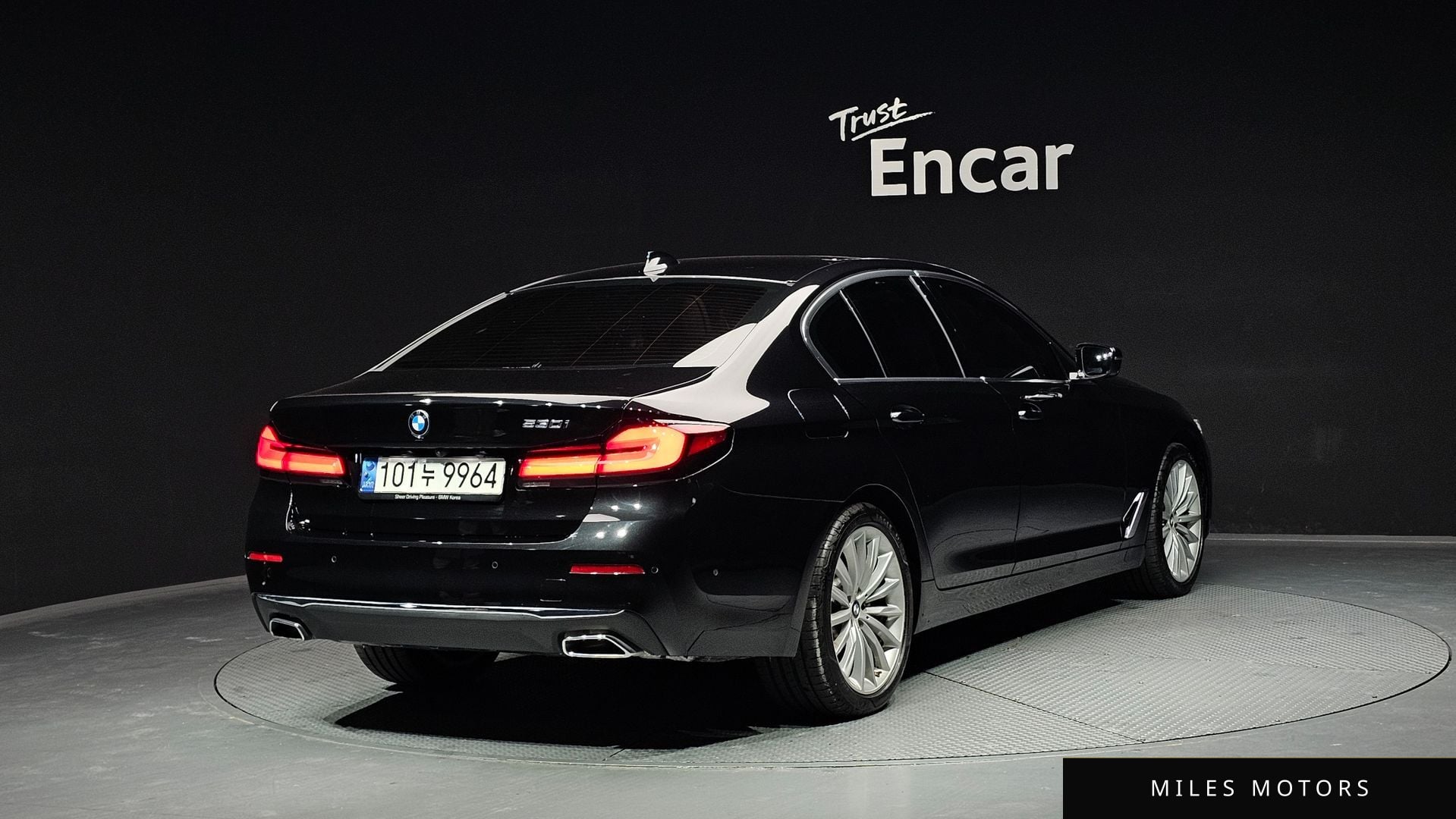BMW 5 Series (G30) 2023 — миниатюра 2