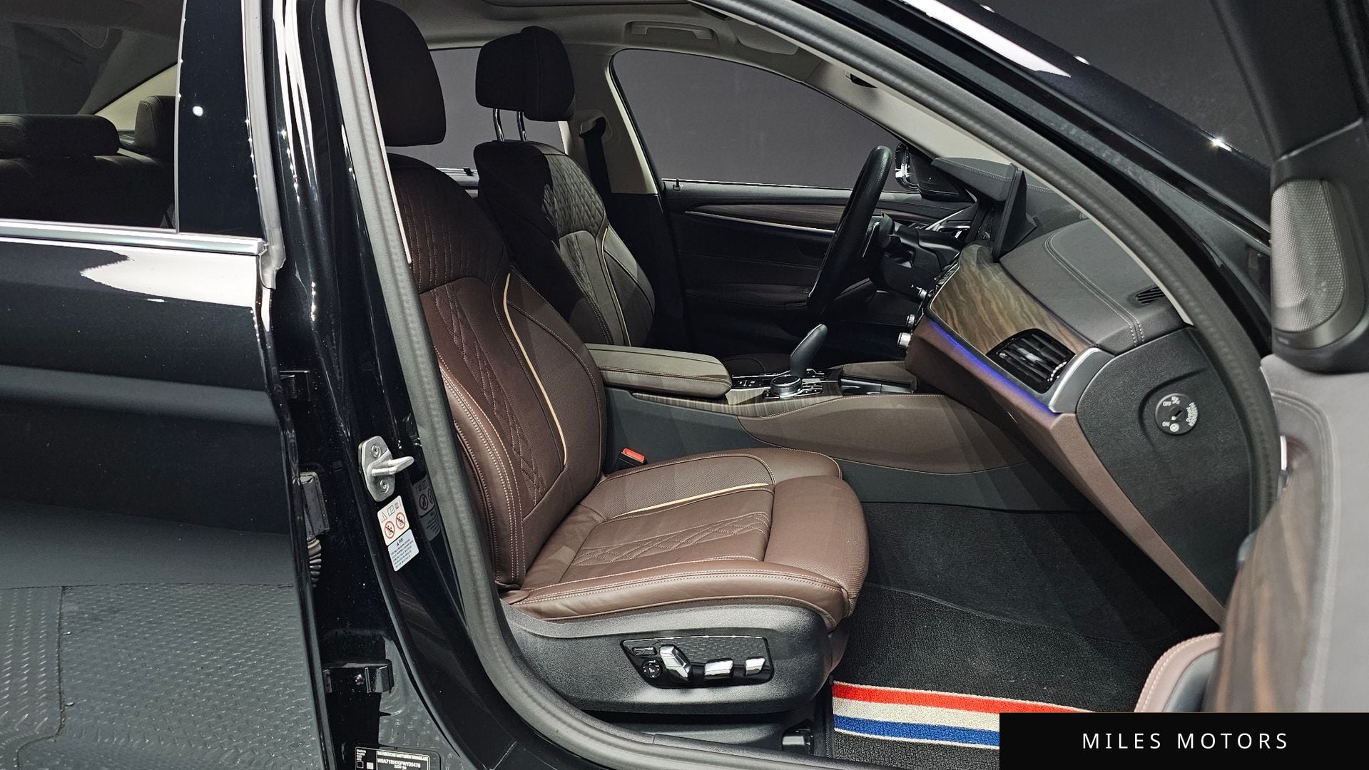 BMW 5 Series (G30) 2023 — миниатюра 10