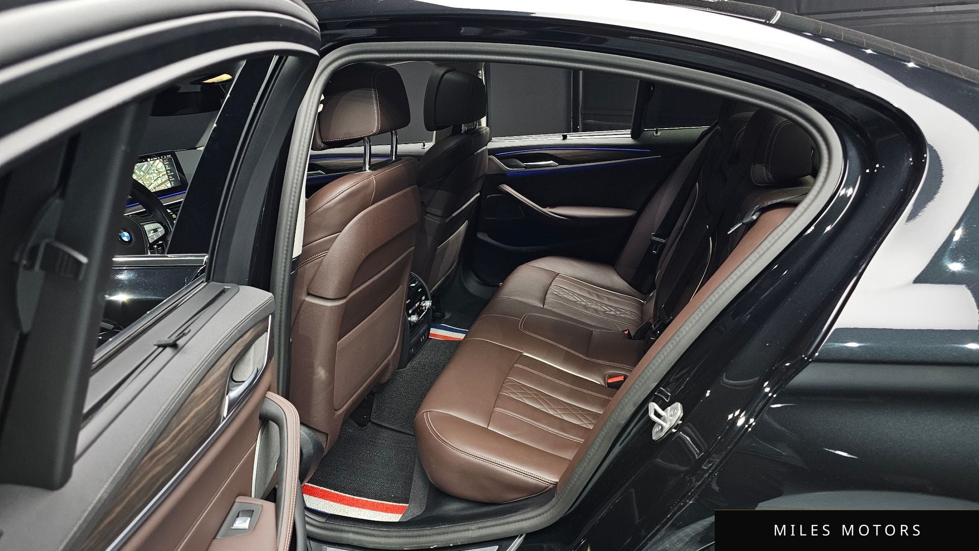 BMW 5 Series (G30) 2023 — миниатюра 12