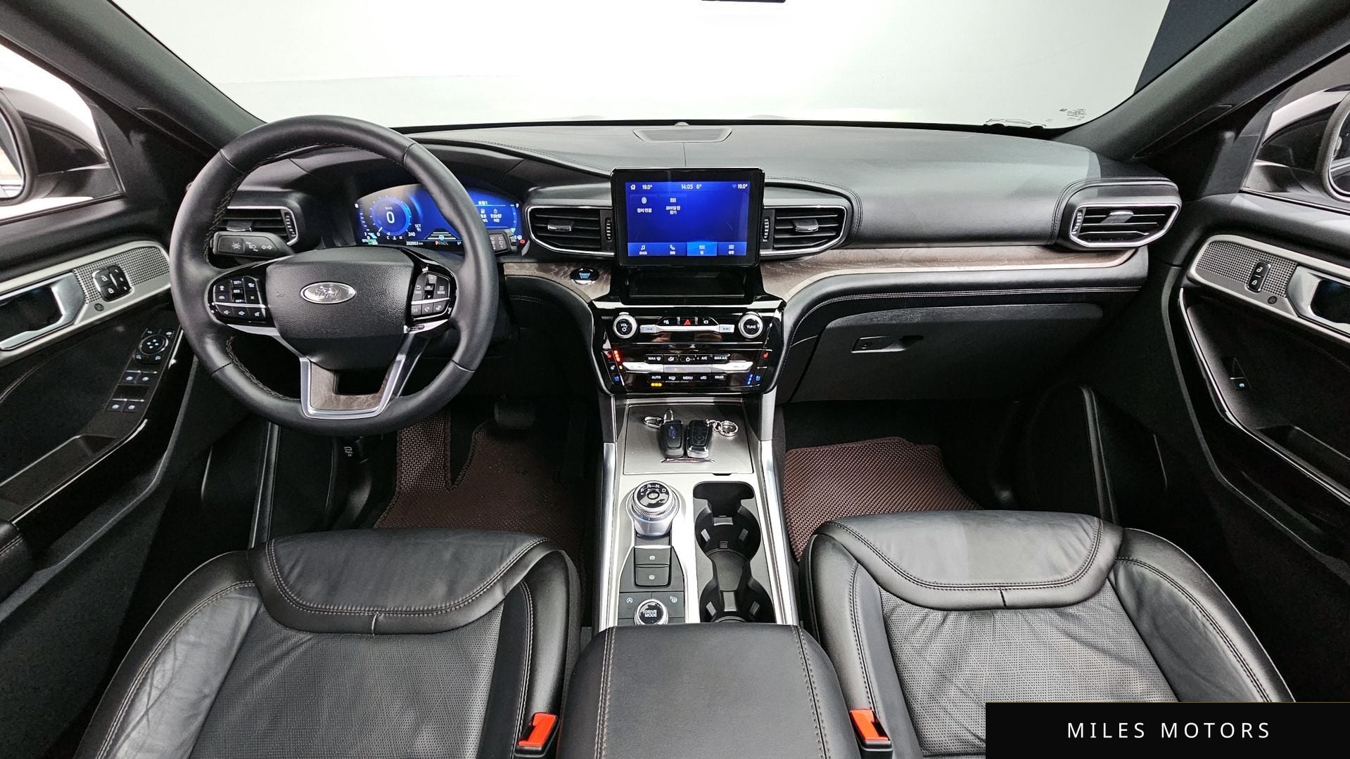 Ford Explorer 2023 — миниатюра 7