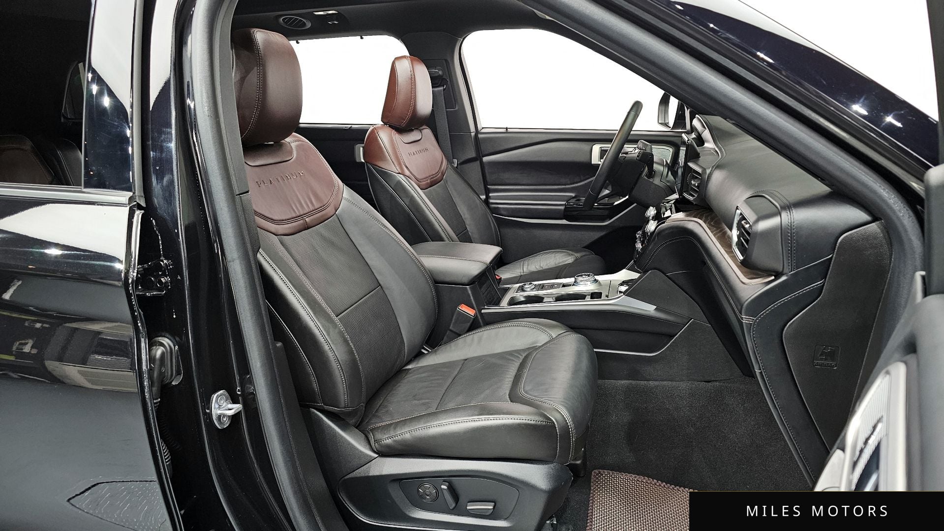 Ford Explorer 2023 — миниатюра 10