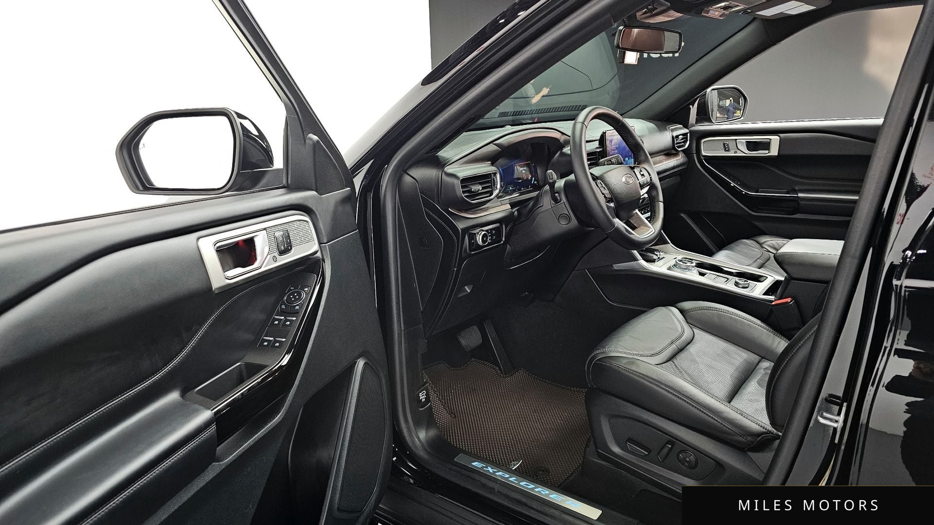 Ford Explorer 2023 — миниатюра 11