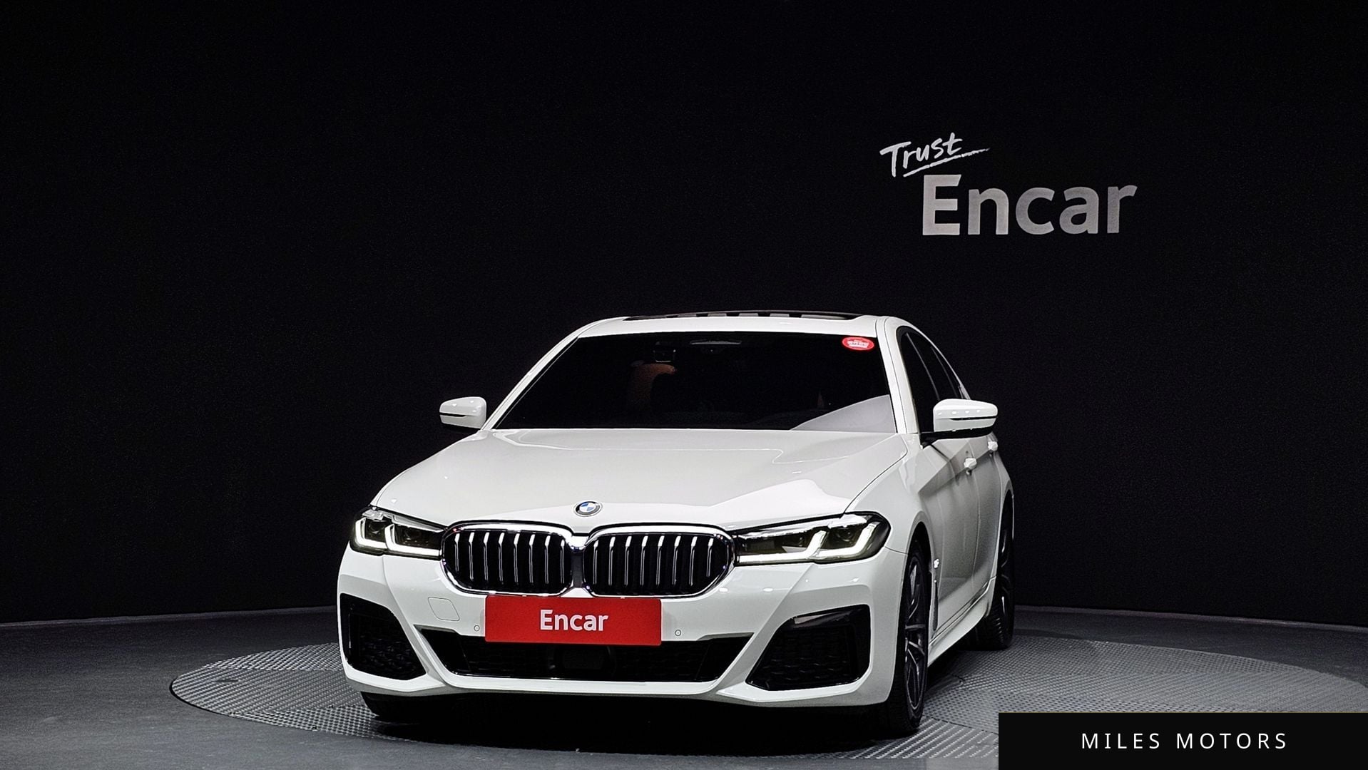 BMW 5 Series (G30) 2021 — миниатюра 3