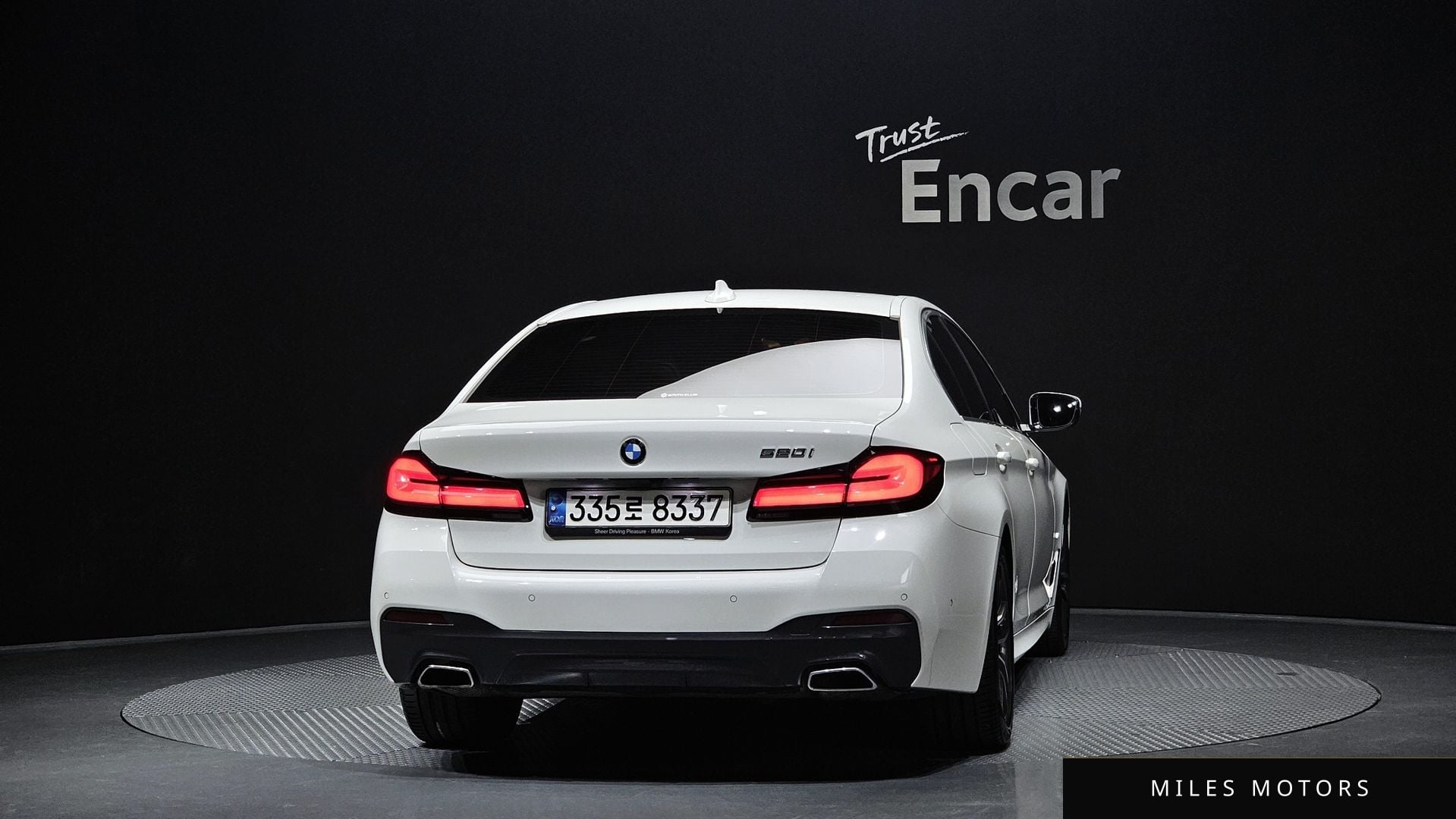 BMW 5 Series (G30) 2021 — миниатюра 4
