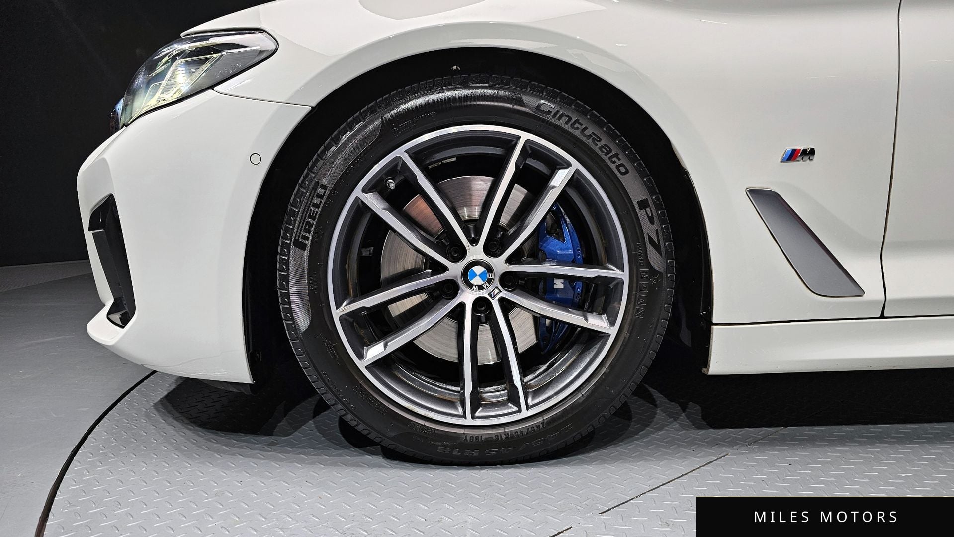 BMW 5 Series (G30) 2021 — миниатюра 5