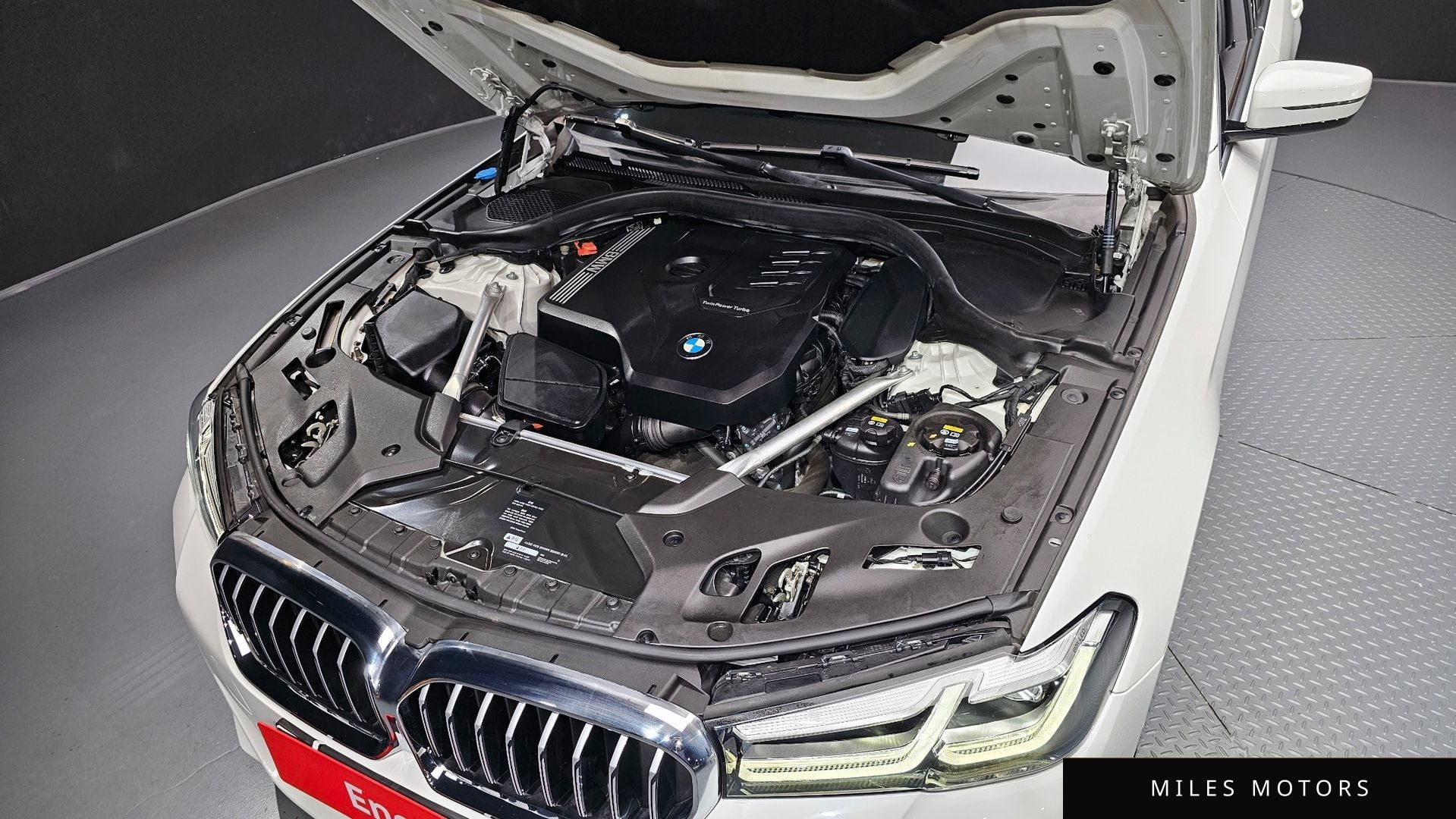 BMW 5 Series (G30) 2021 — миниатюра 6