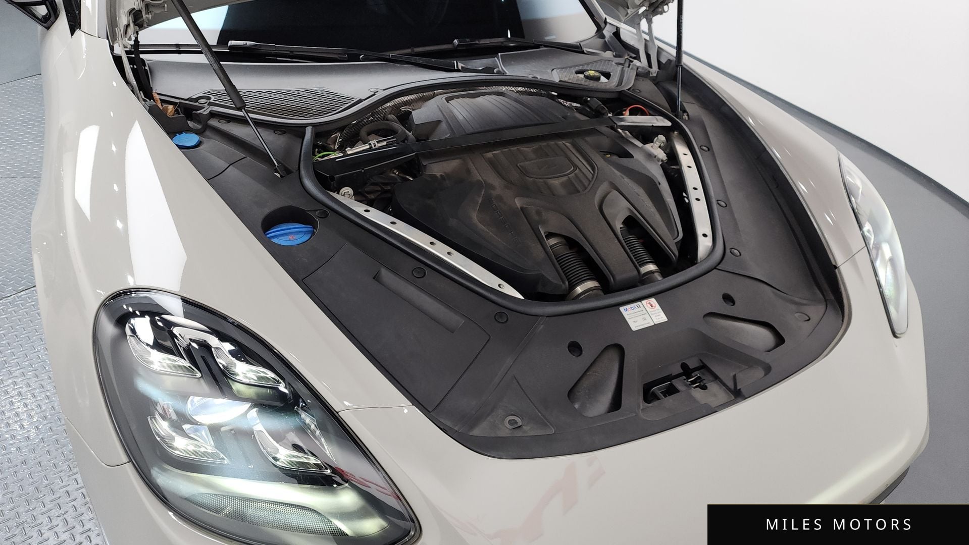 Porsche Panamera 2022 — миниатюра 6