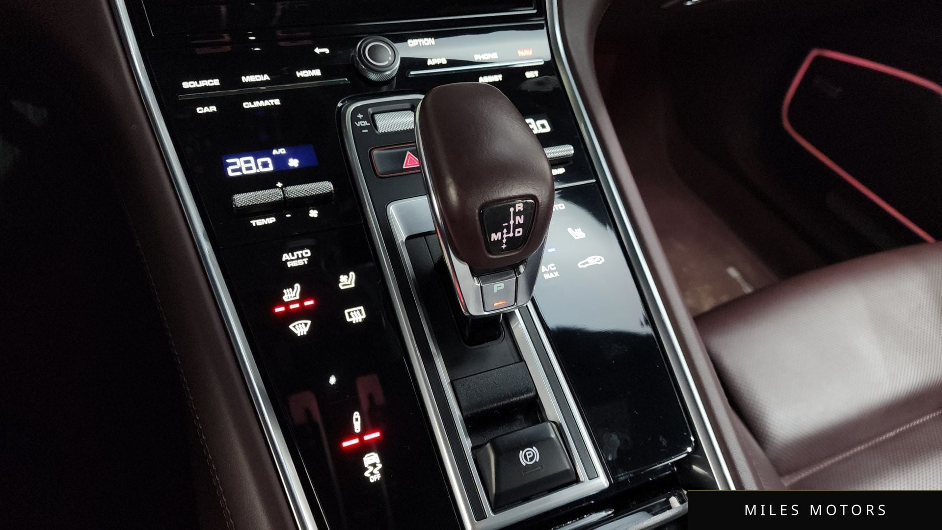 Porsche Panamera 2022 — миниатюра 9