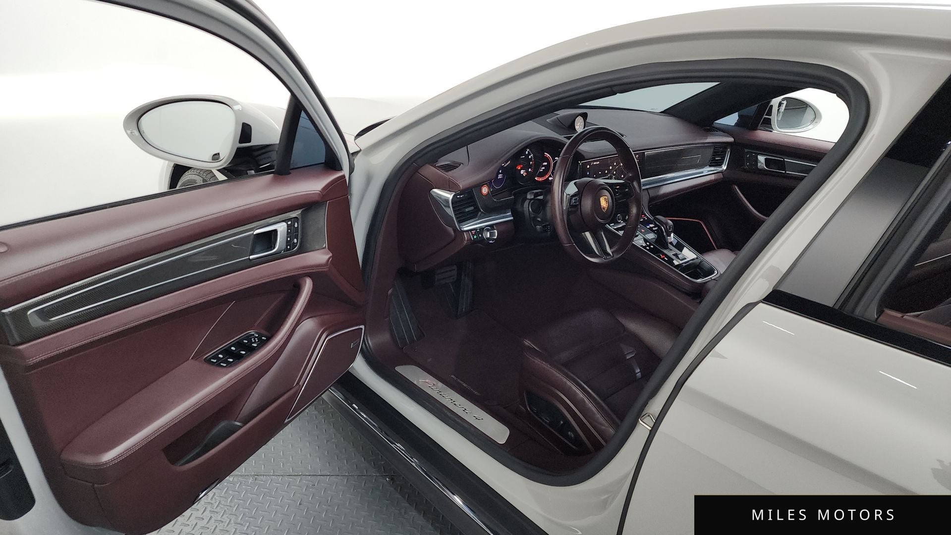 Porsche Panamera 2022 — миниатюра 10