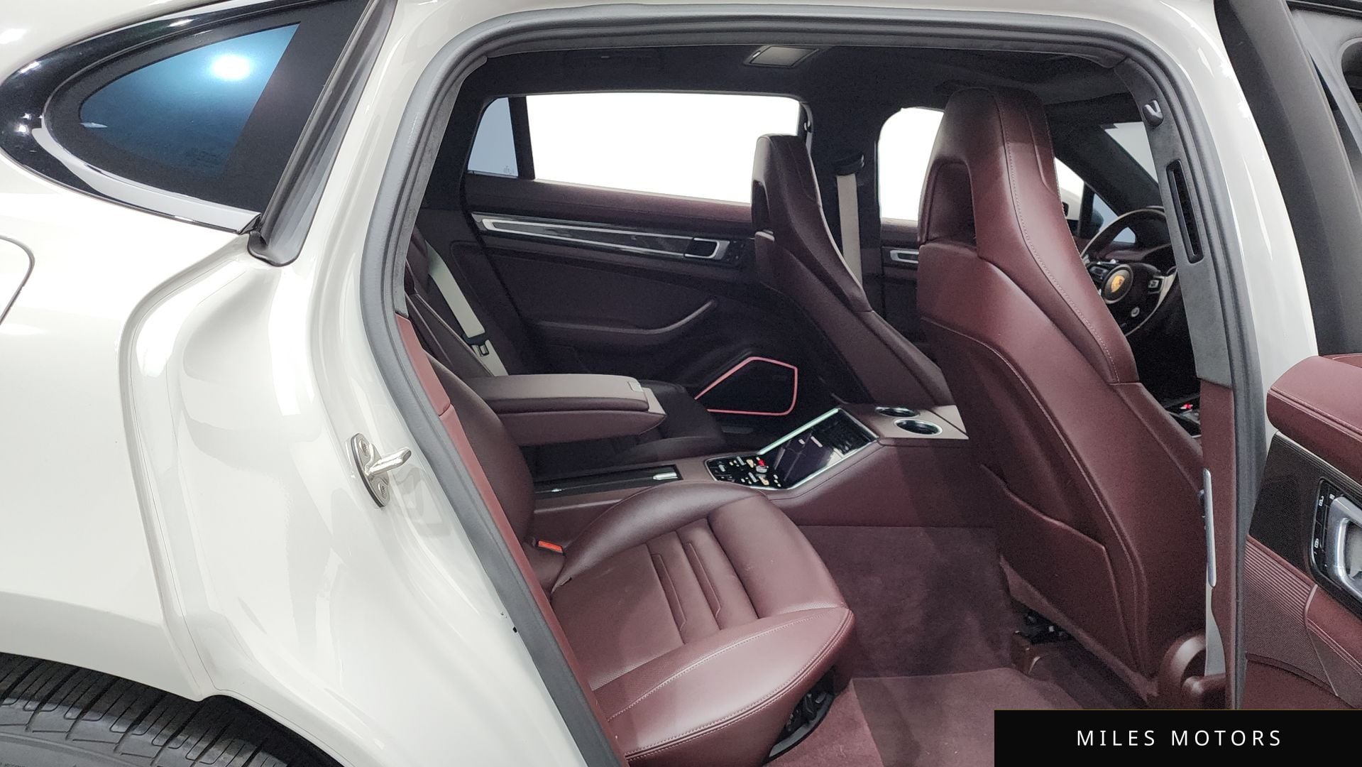 Porsche Panamera 2022 — миниатюра 12
