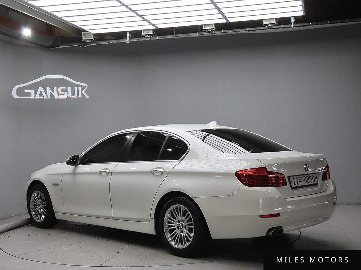BMW 5 Series (F10) 2015 — миниатюра 2