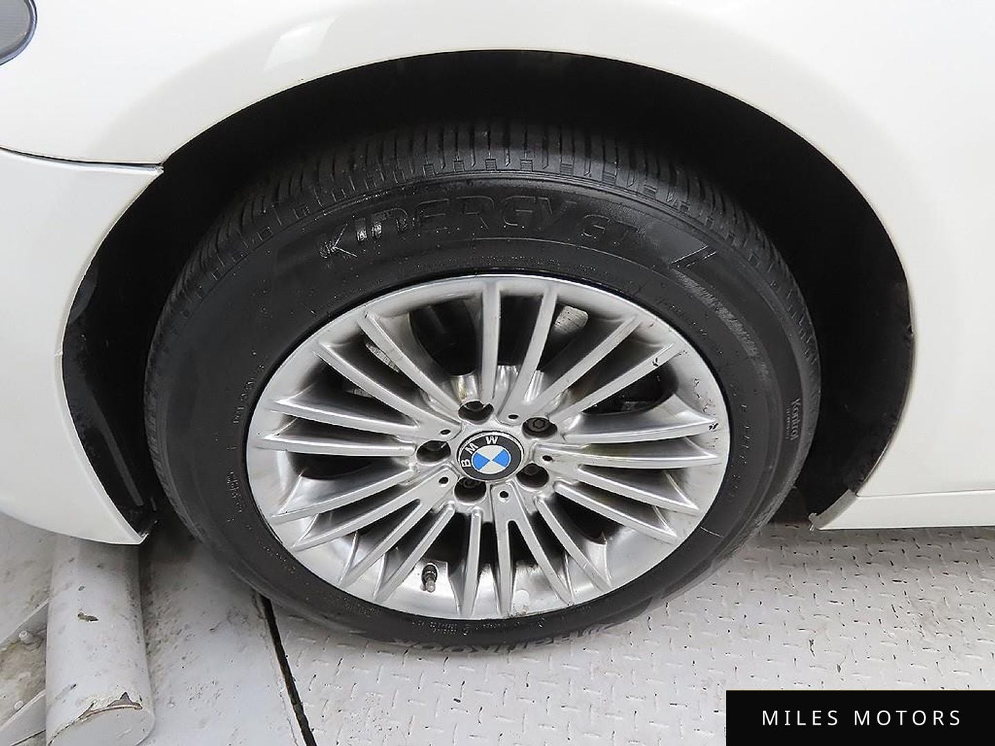 BMW 5 Series (F10) 2015 — миниатюра 5
