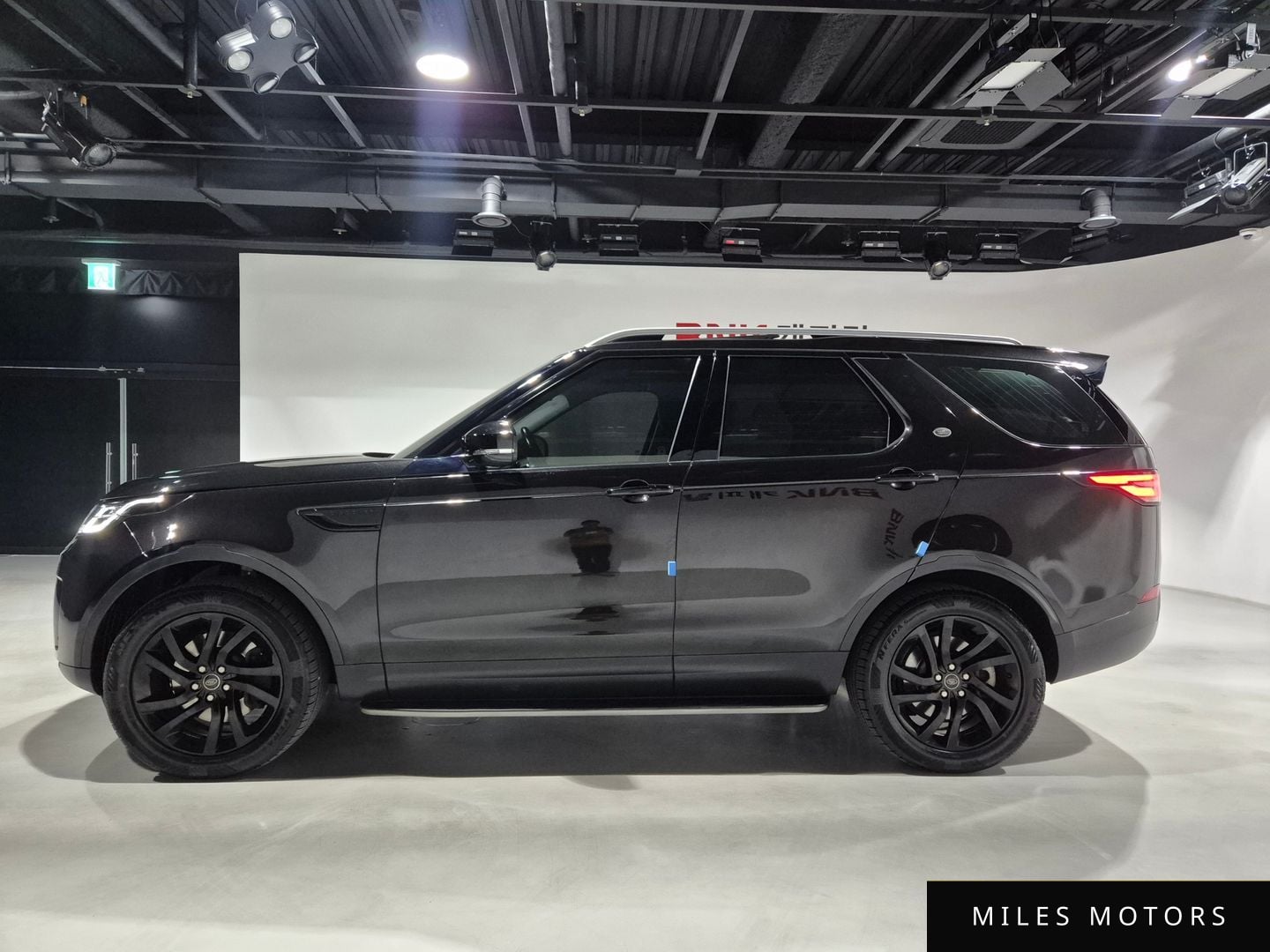 Land Rover Discovery 2017 — миниатюра 3