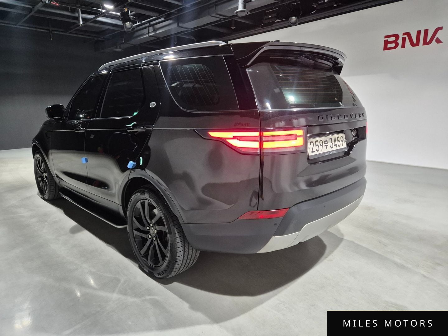 Land Rover Discovery 2017 — миниатюра 4