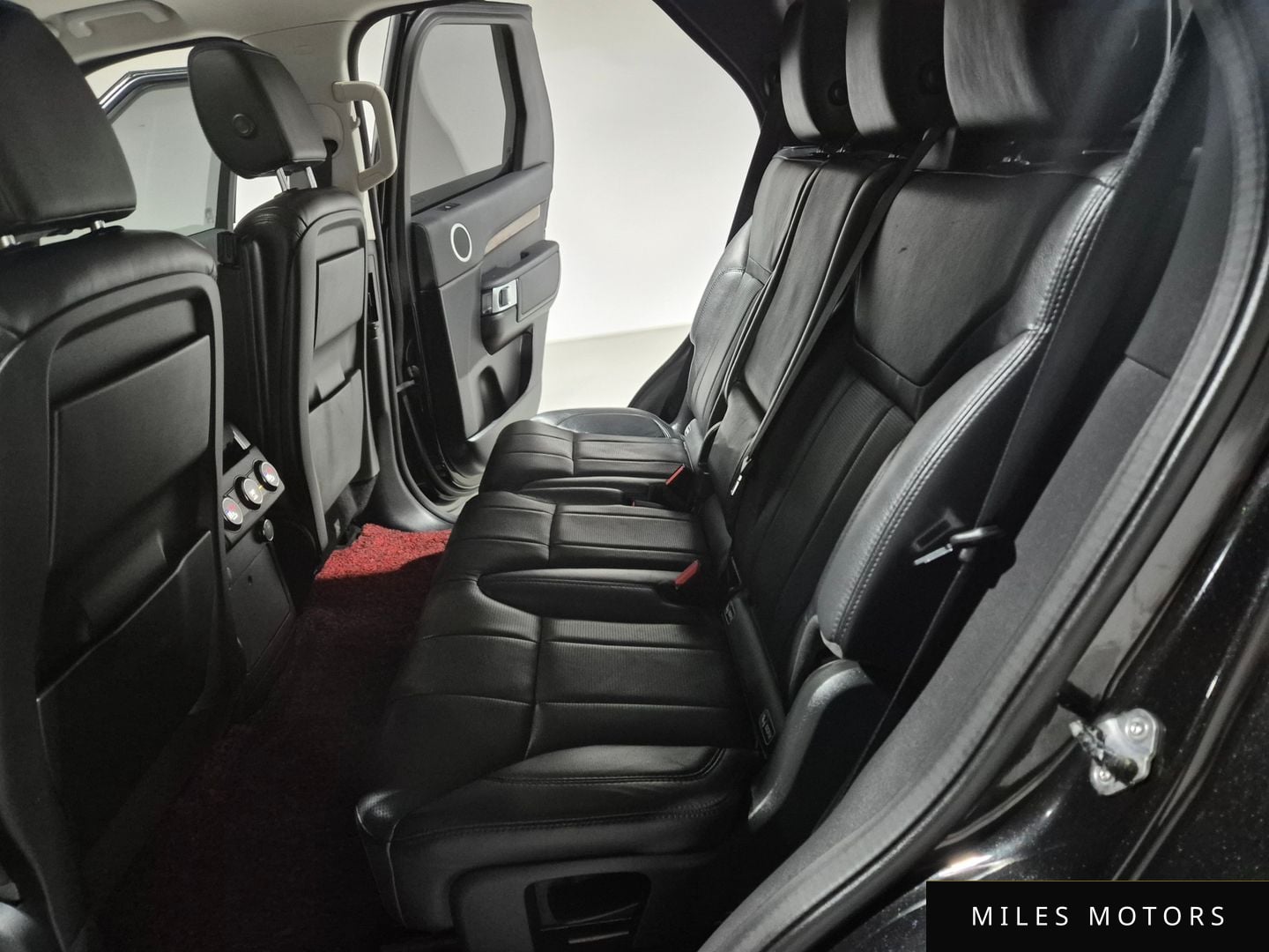 Land Rover Discovery 2017 — миниатюра 11