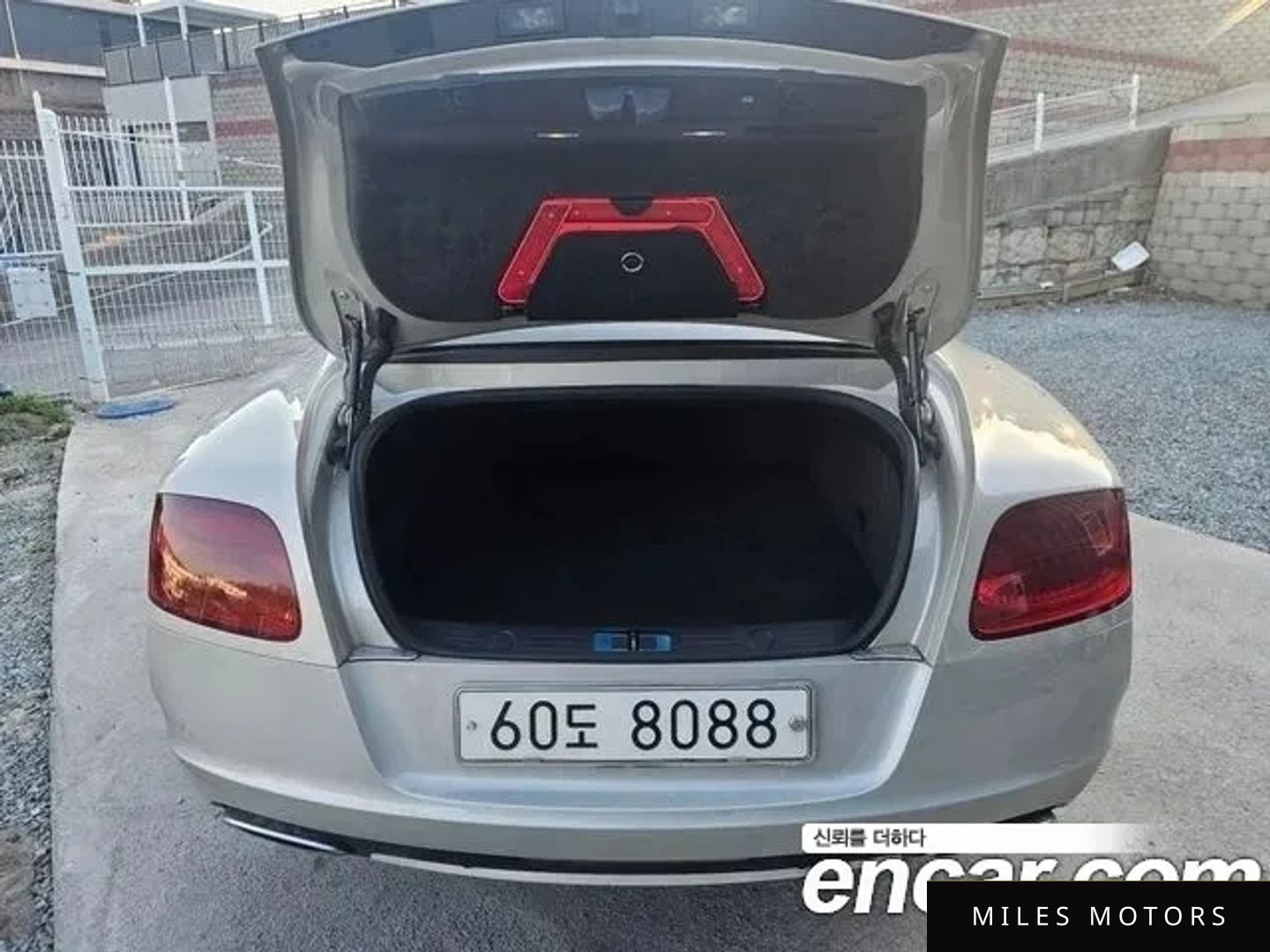 Bentley 컨티넨탈 GT 2012 — миниатюра 13
