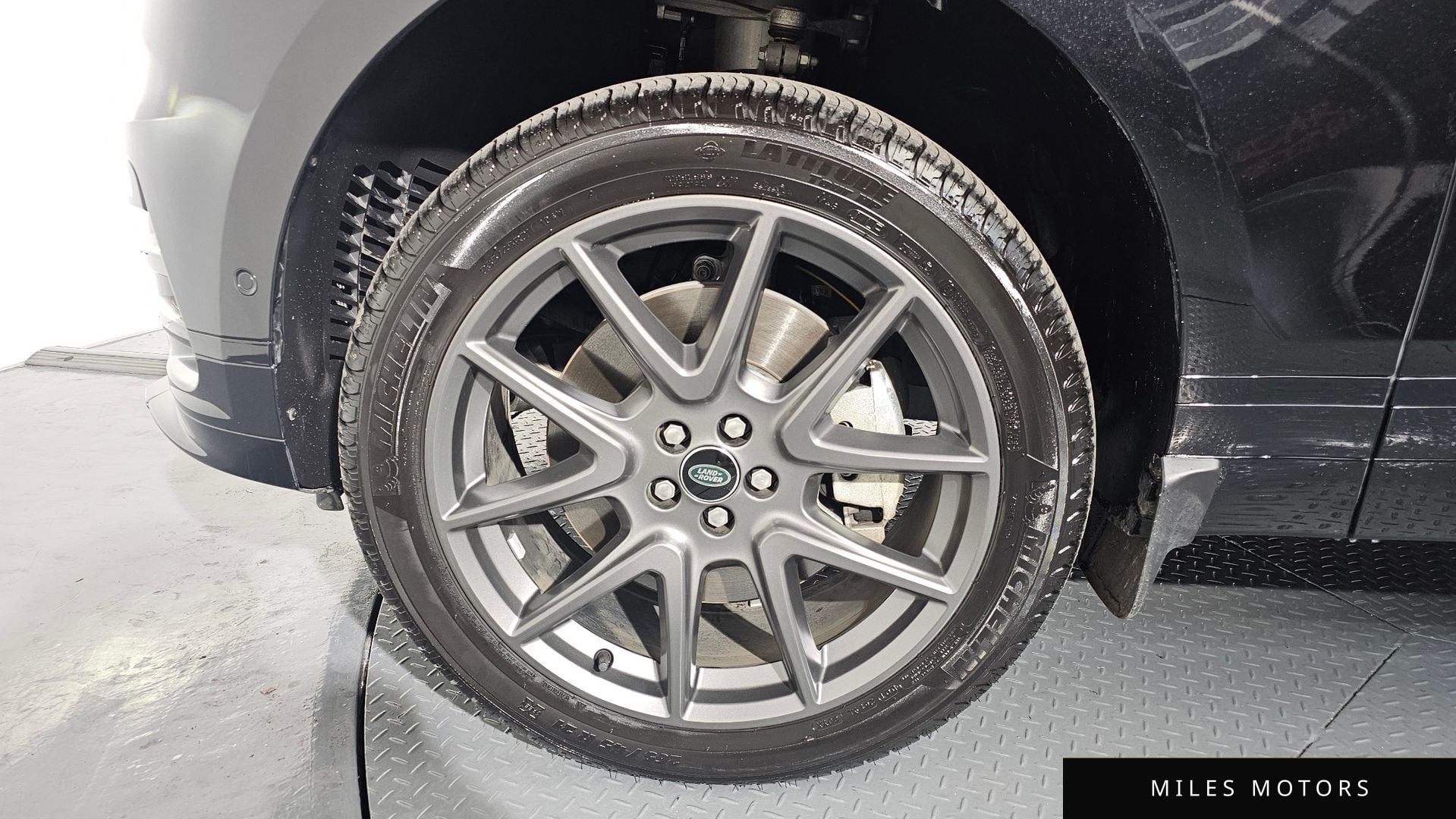 Land Rover 레인지로버 벨라 2025 — миниатюра 4
