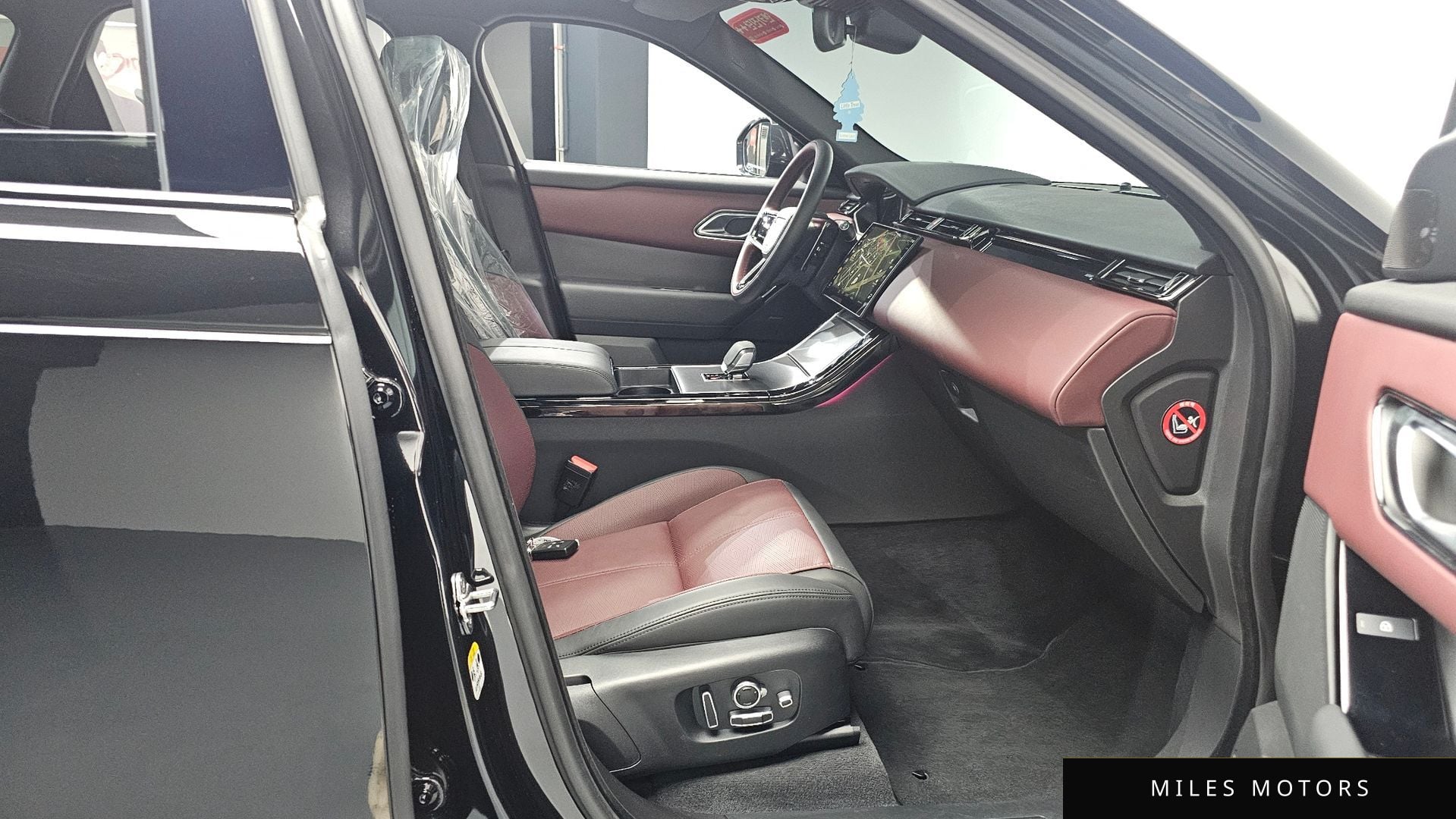 Land Rover 레인지로버 벨라 2025 — миниатюра 11