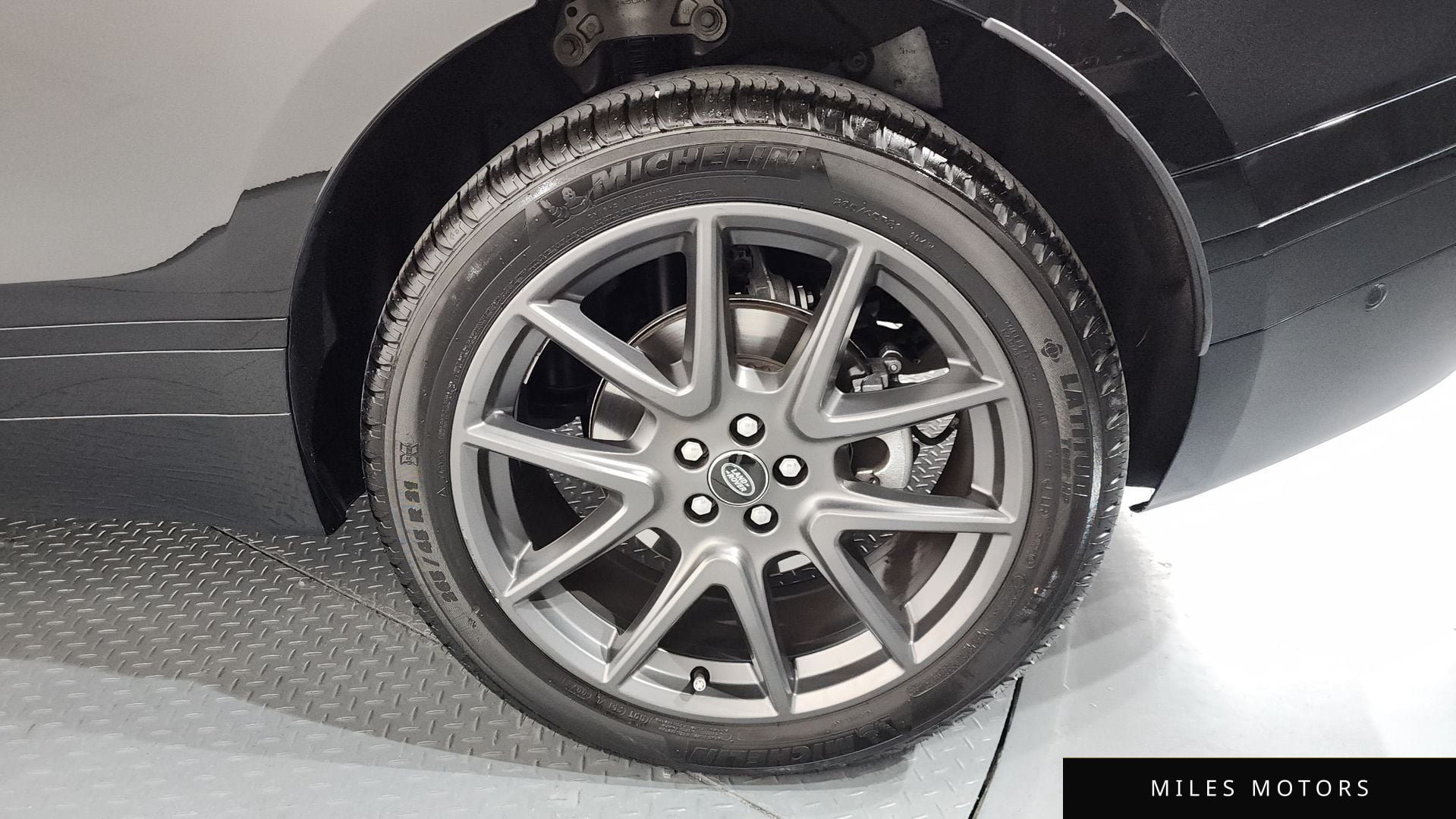 Land Rover 레인지로버 벨라 2025 — миниатюра 4