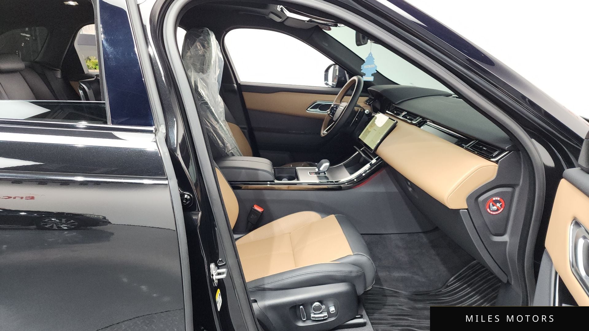 Land Rover 레인지로버 벨라 2025 — миниатюра 11
