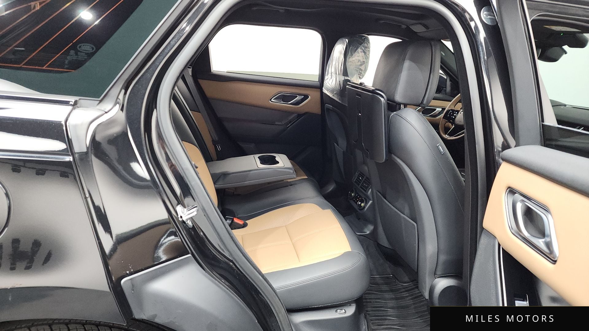 Land Rover 레인지로버 벨라 2025 — миниатюра 12