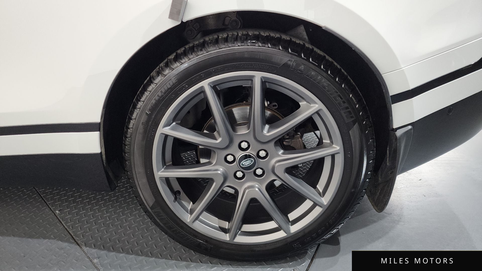 Land Rover 레인지로버 벨라 2025 — миниатюра 4
