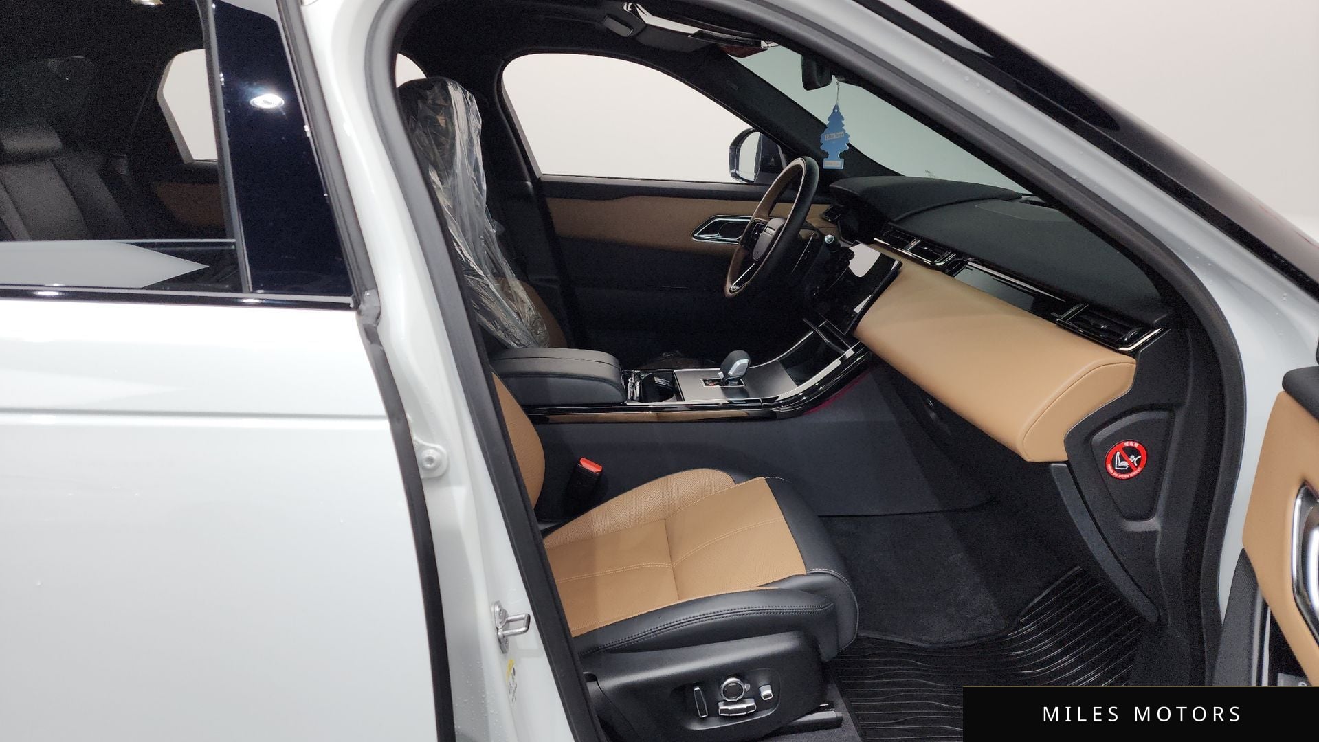 Land Rover 레인지로버 벨라 2025 — миниатюра 11