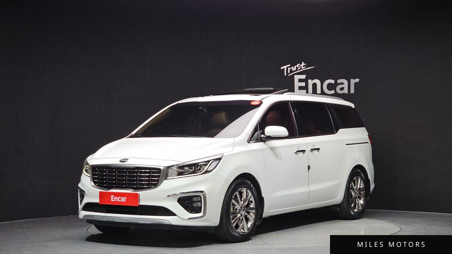 Kia Canival 2019 — фото 1 из 12