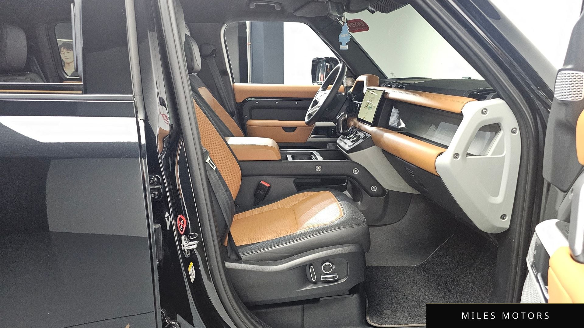 Land Rover 디펜더 (L663) 2024 — миниатюра 11