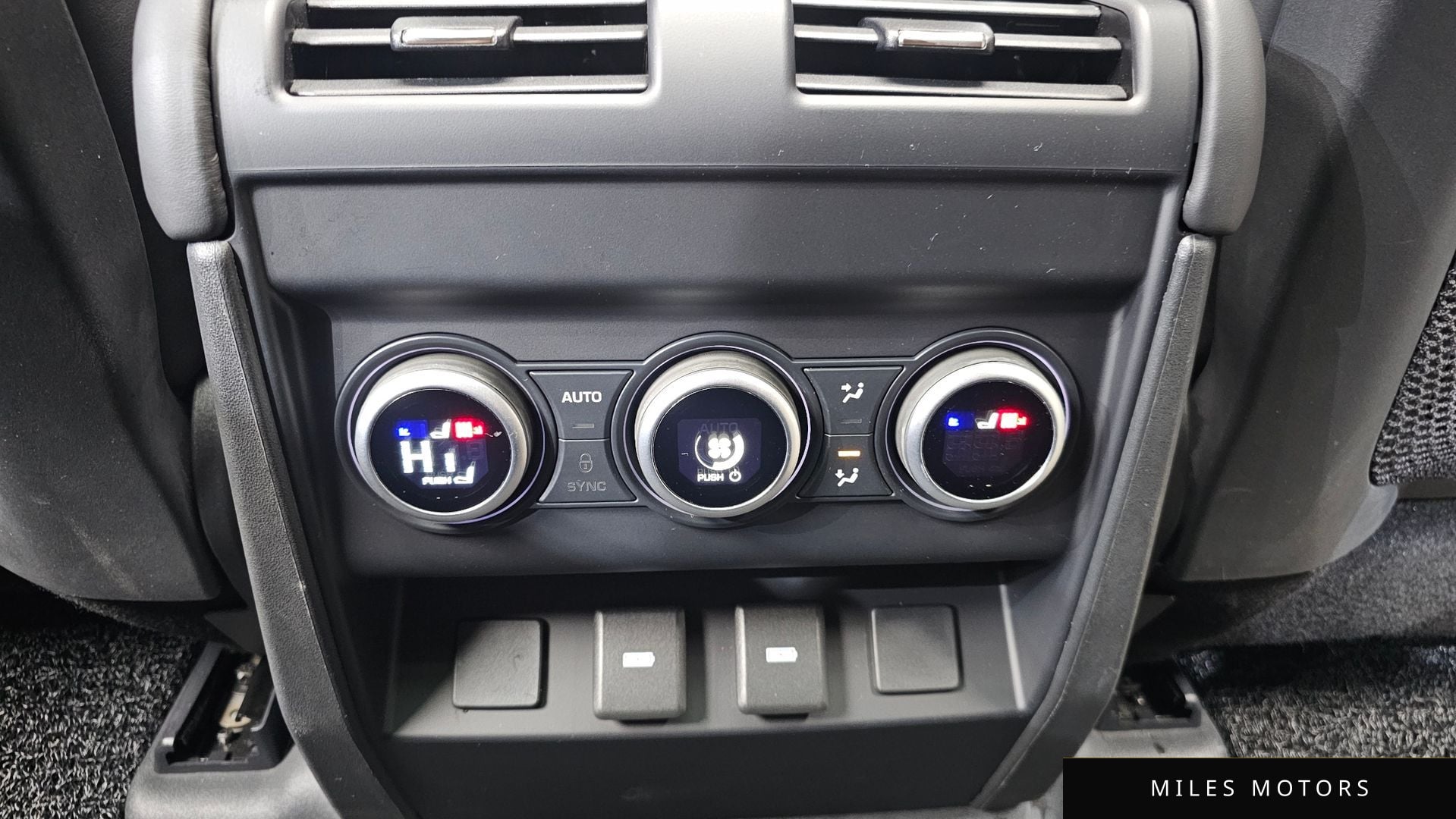 Land Rover 디펜더 (L663) 2024 — миниатюра 18