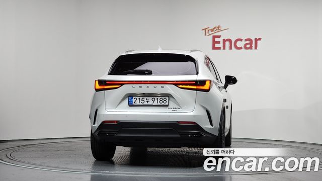 Лексус NX350h 2025 — миниатюра 4