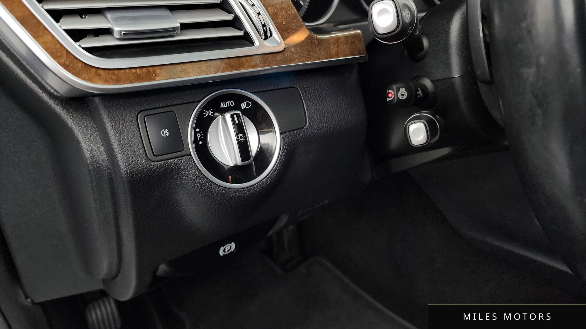 Mercedes-Benz E-Class W212 2016 — миниатюра 17